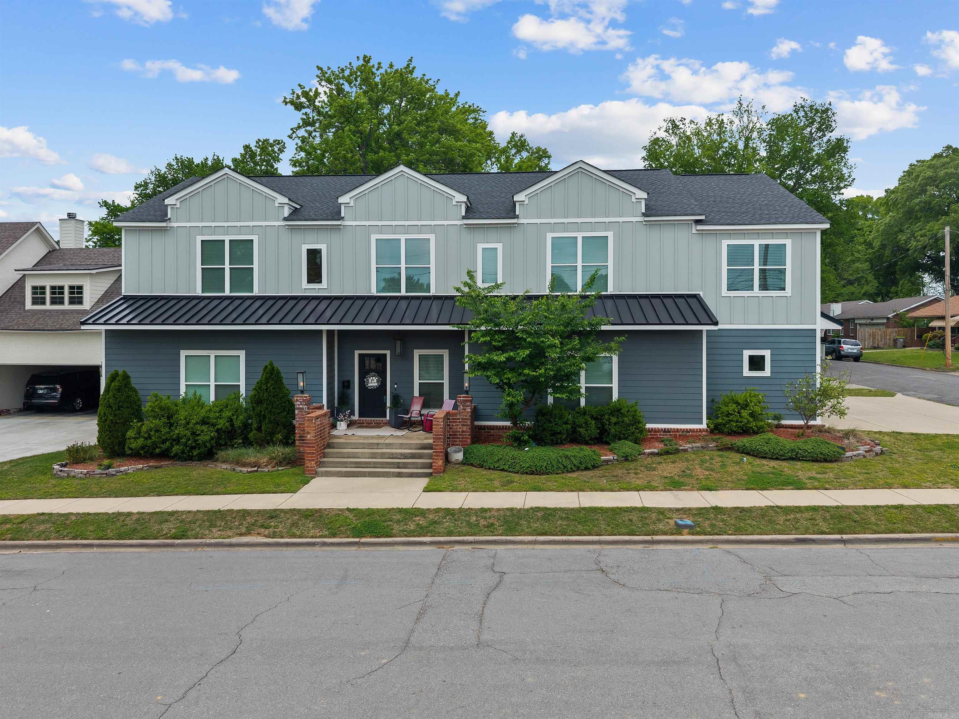 305 W Cross  Benton, AR