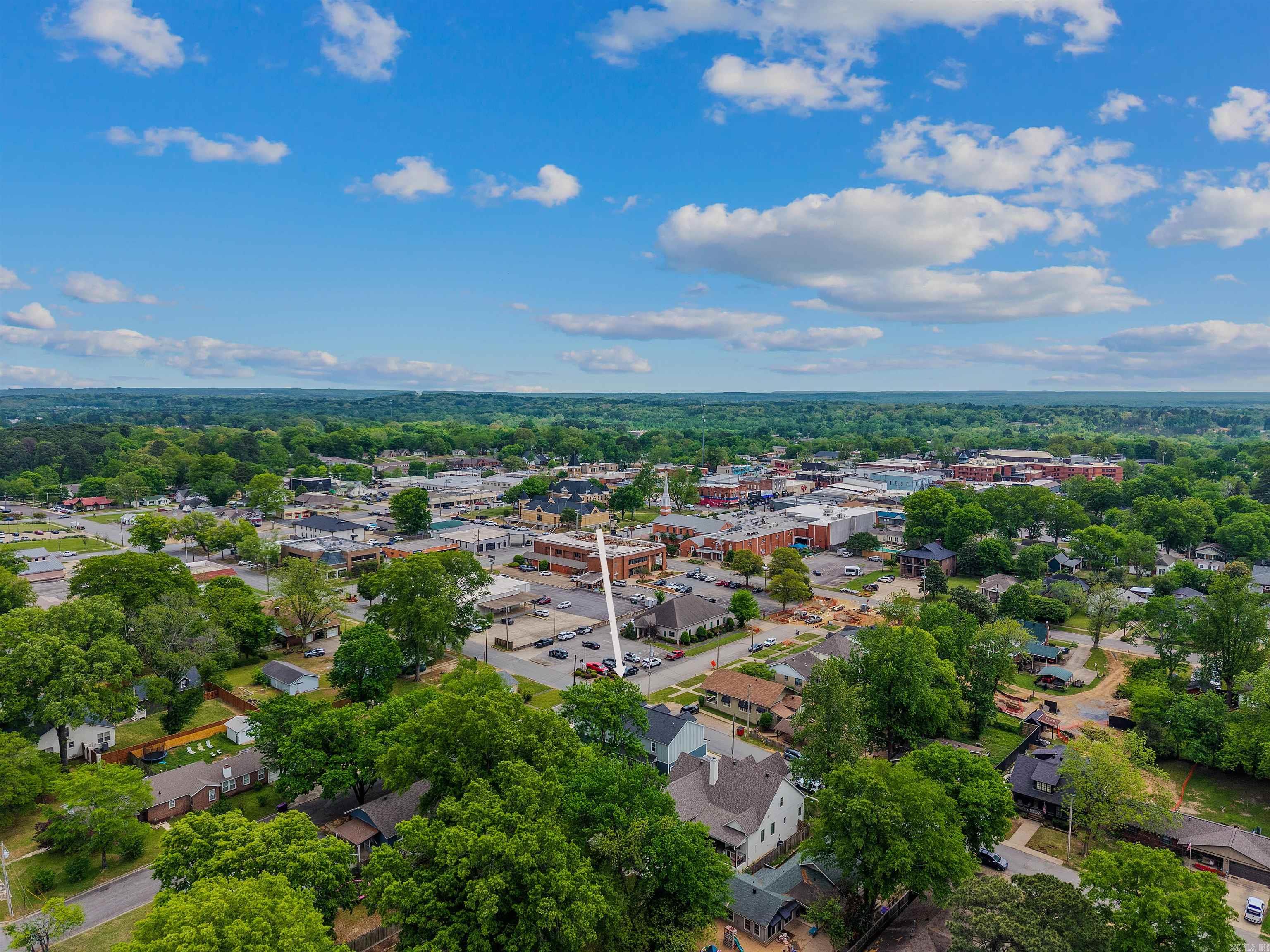 305 W Cross  Benton, AR