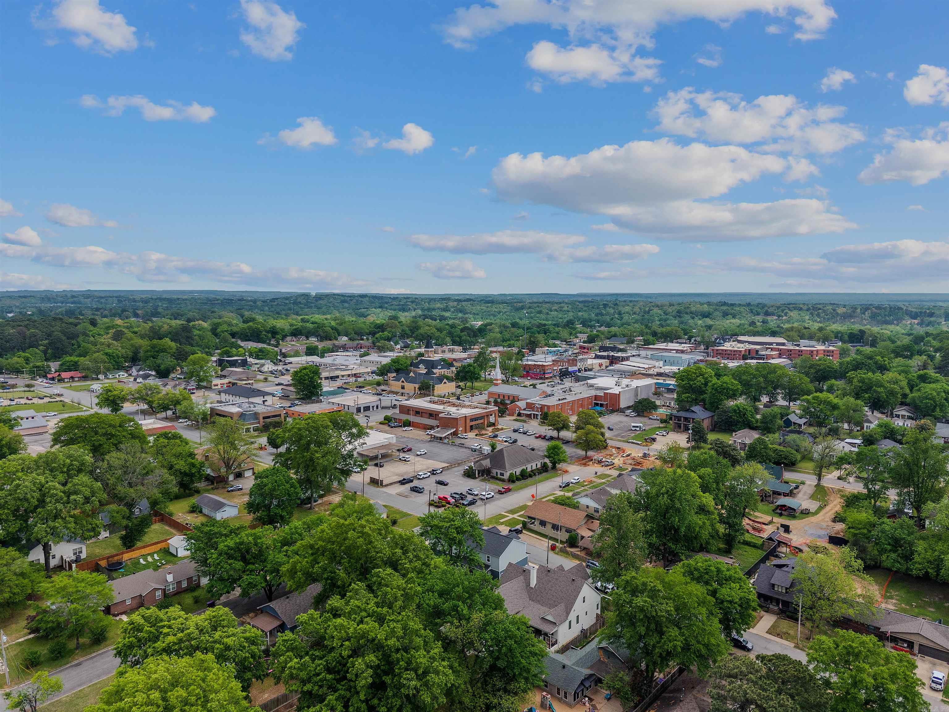 305 W Cross  Benton, AR