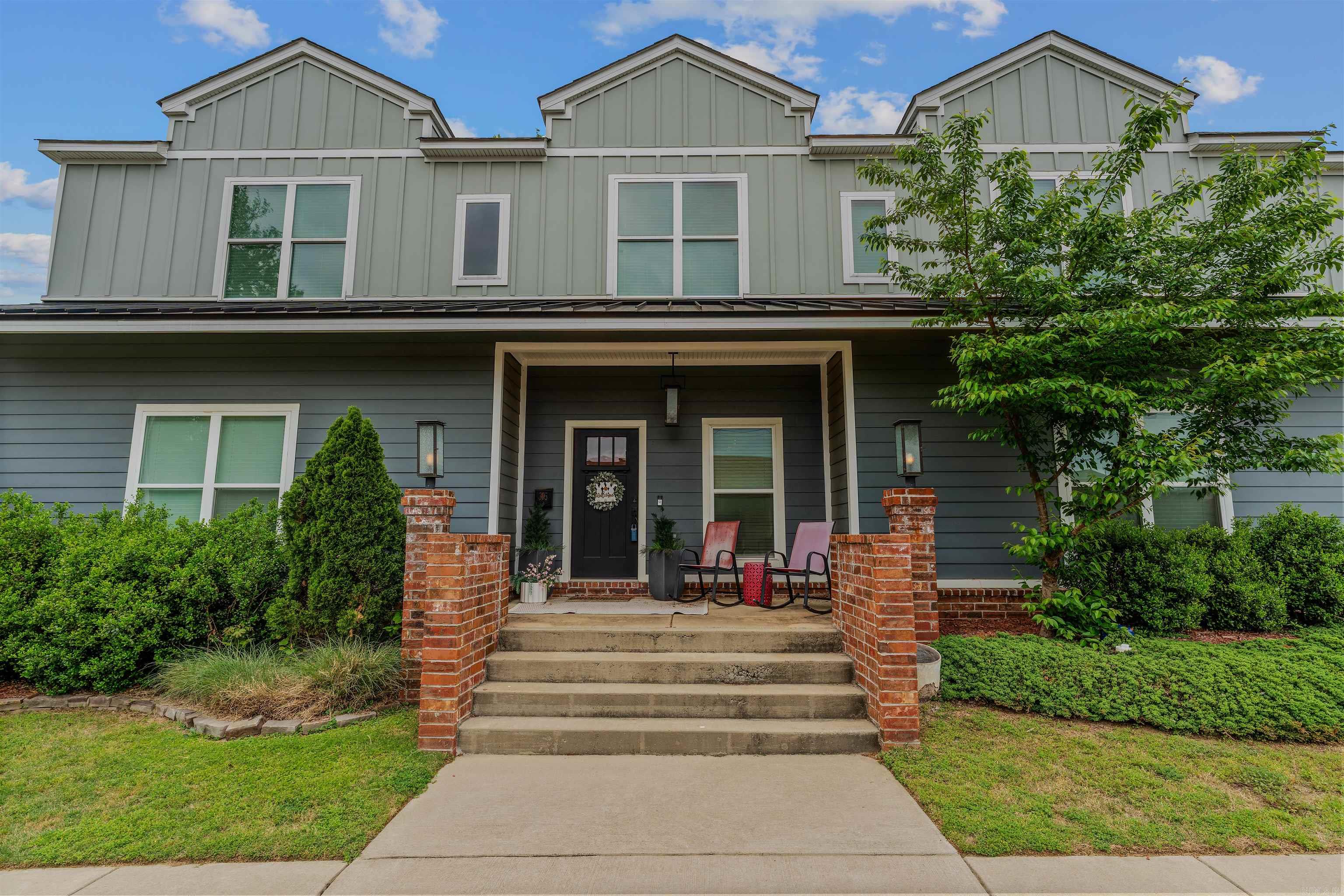 305 W Cross  Benton, AR