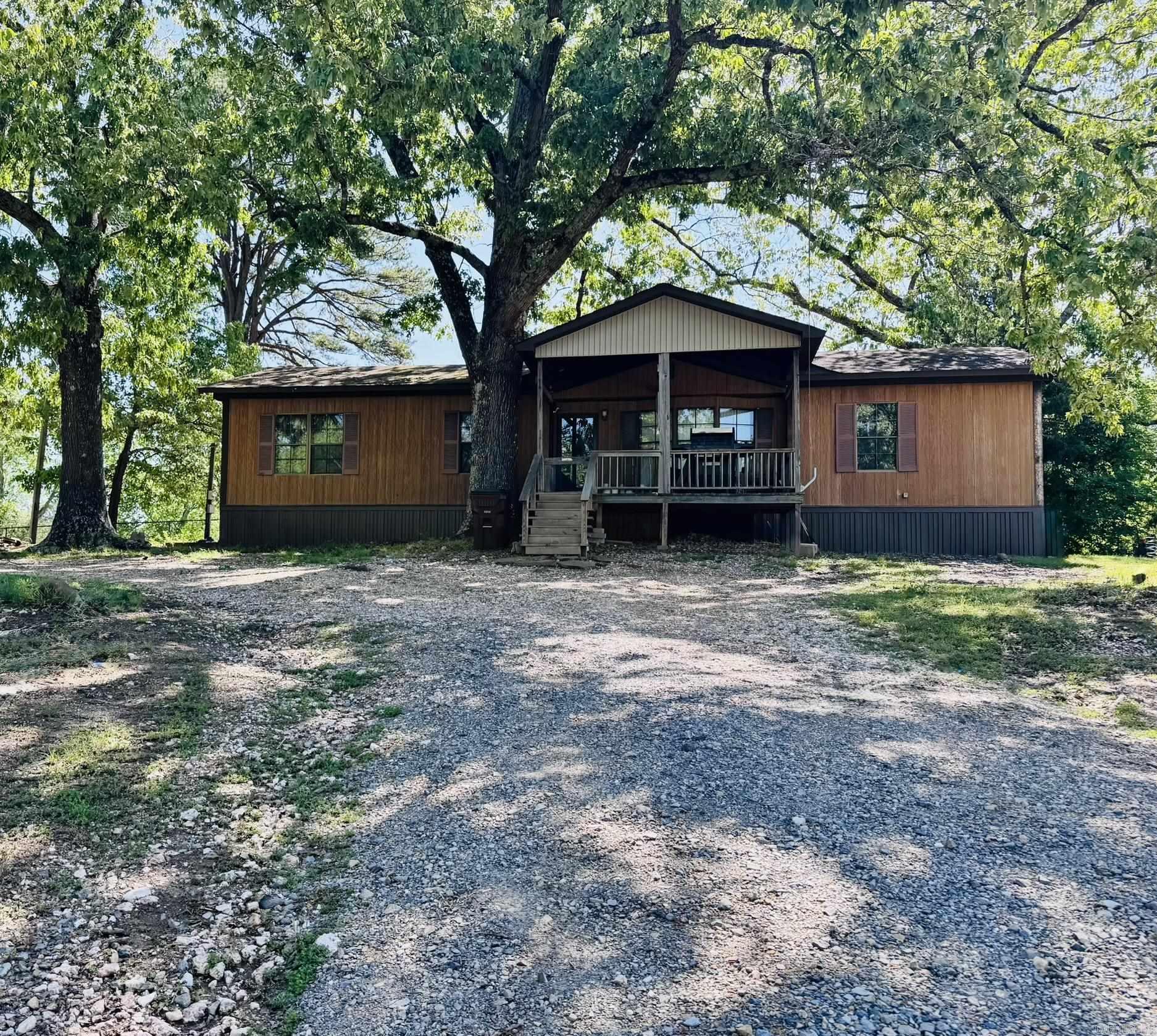 944 E Highway 270  Mount Ida, AR