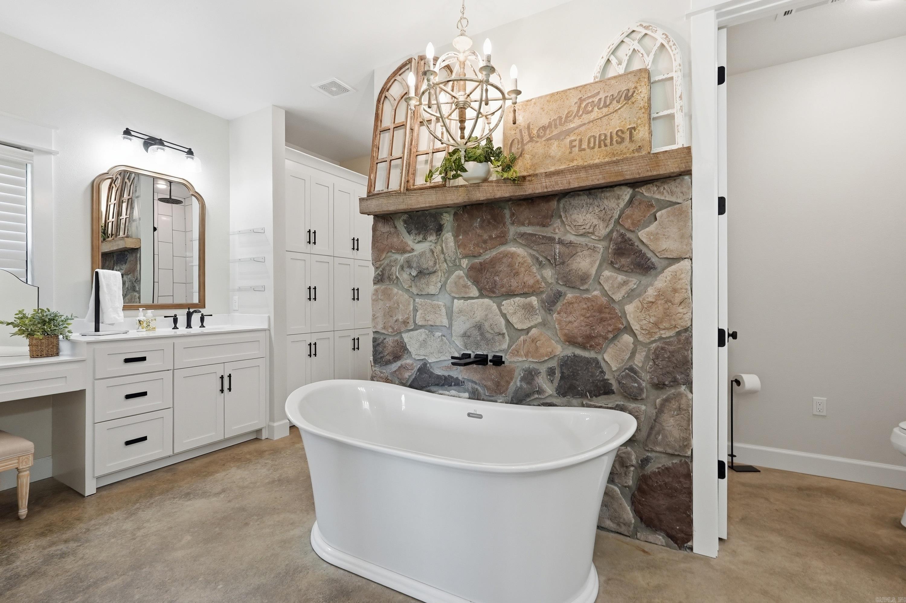 168 Burgess  Greenbrier, AR