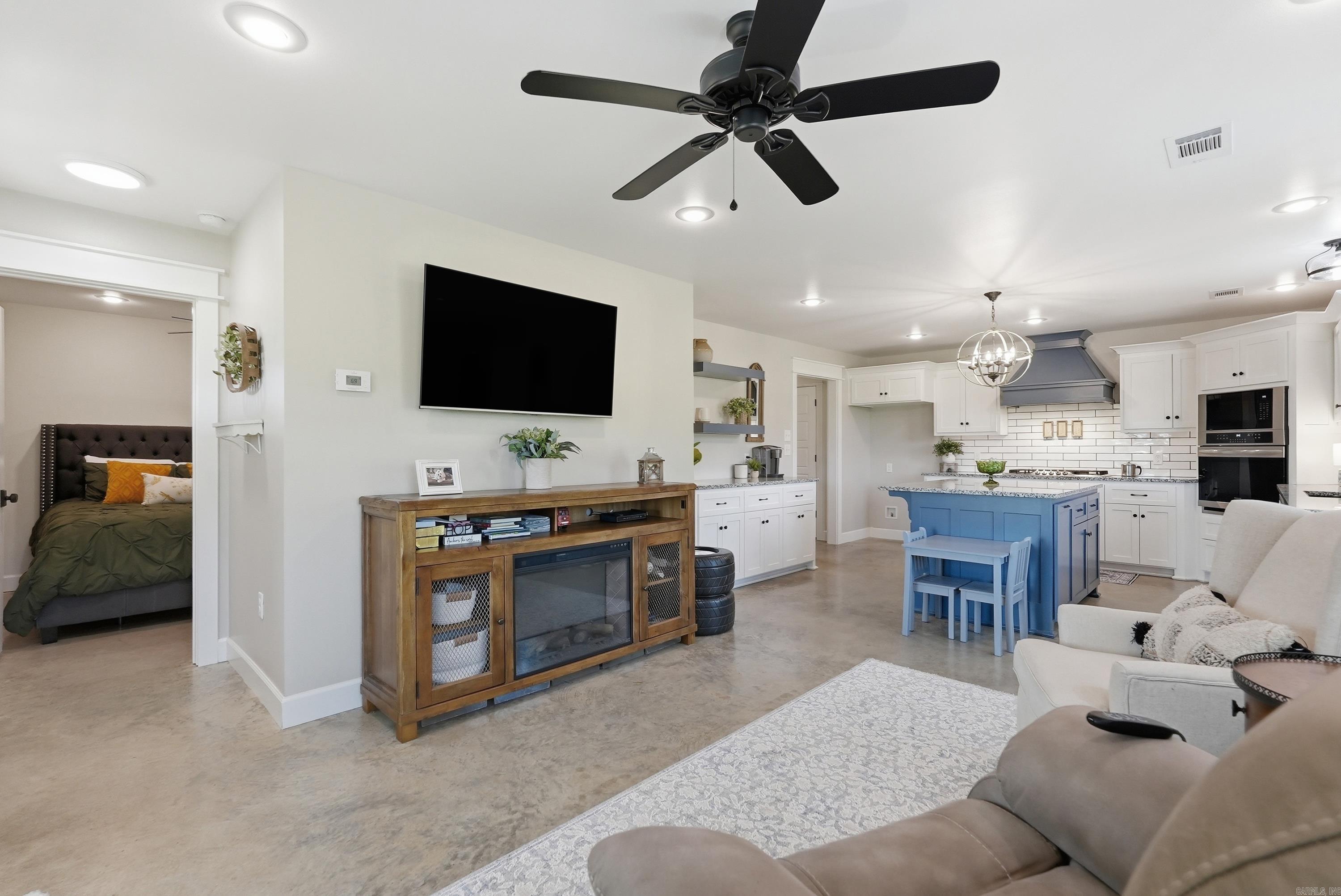 168 Burgess  Greenbrier, AR