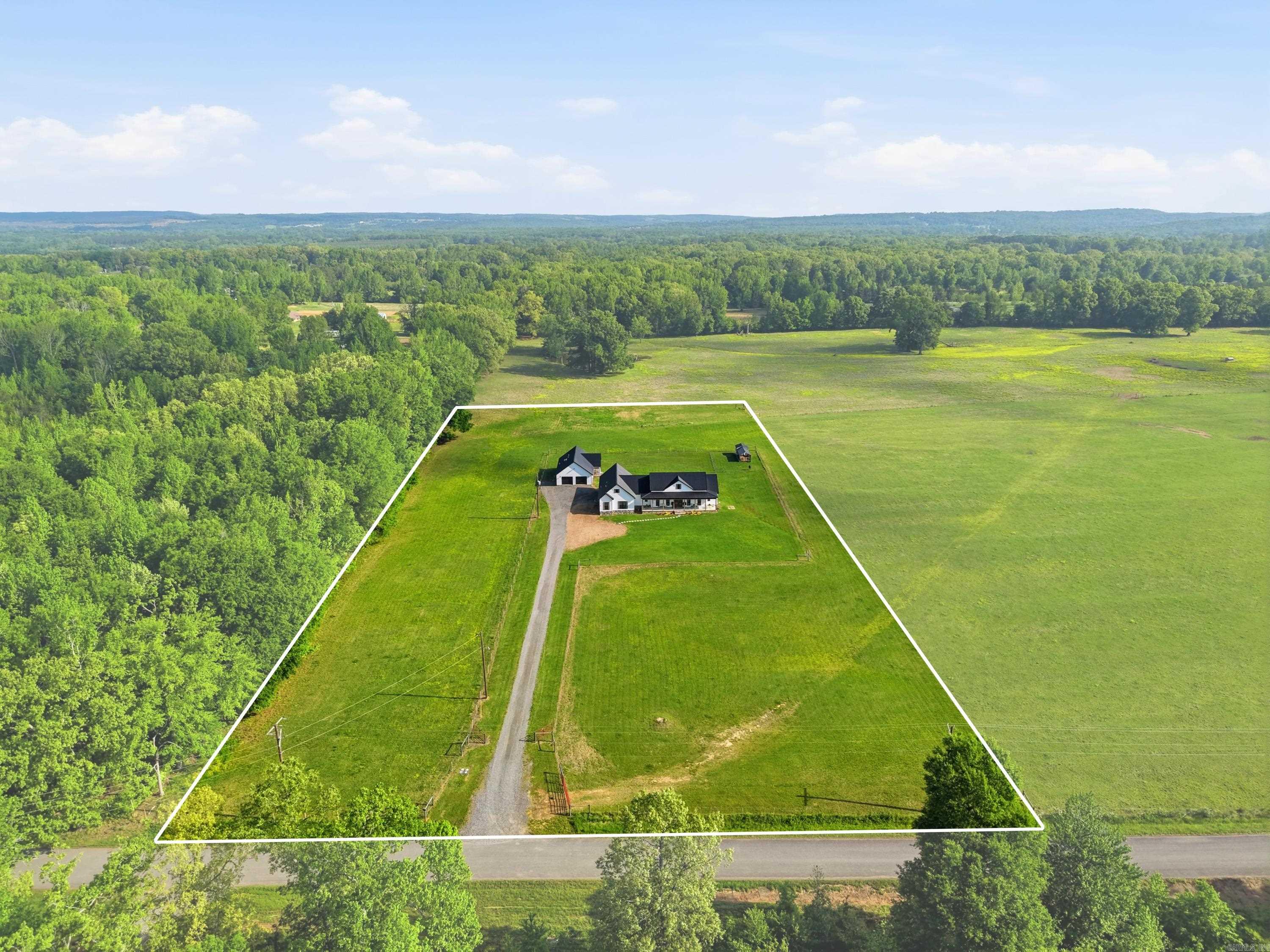 168 Burgess  Greenbrier, AR