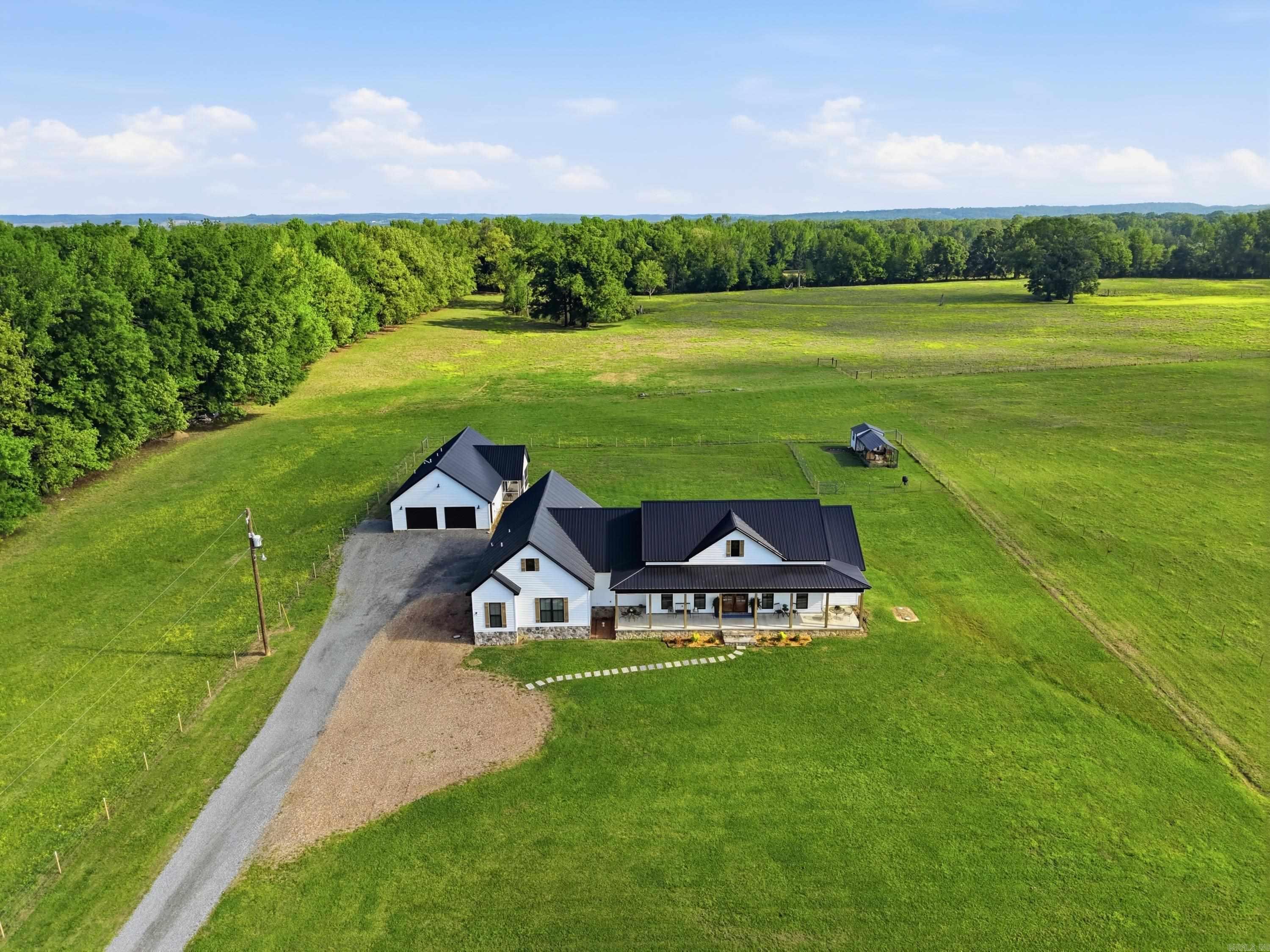 168 Burgess  Greenbrier, AR