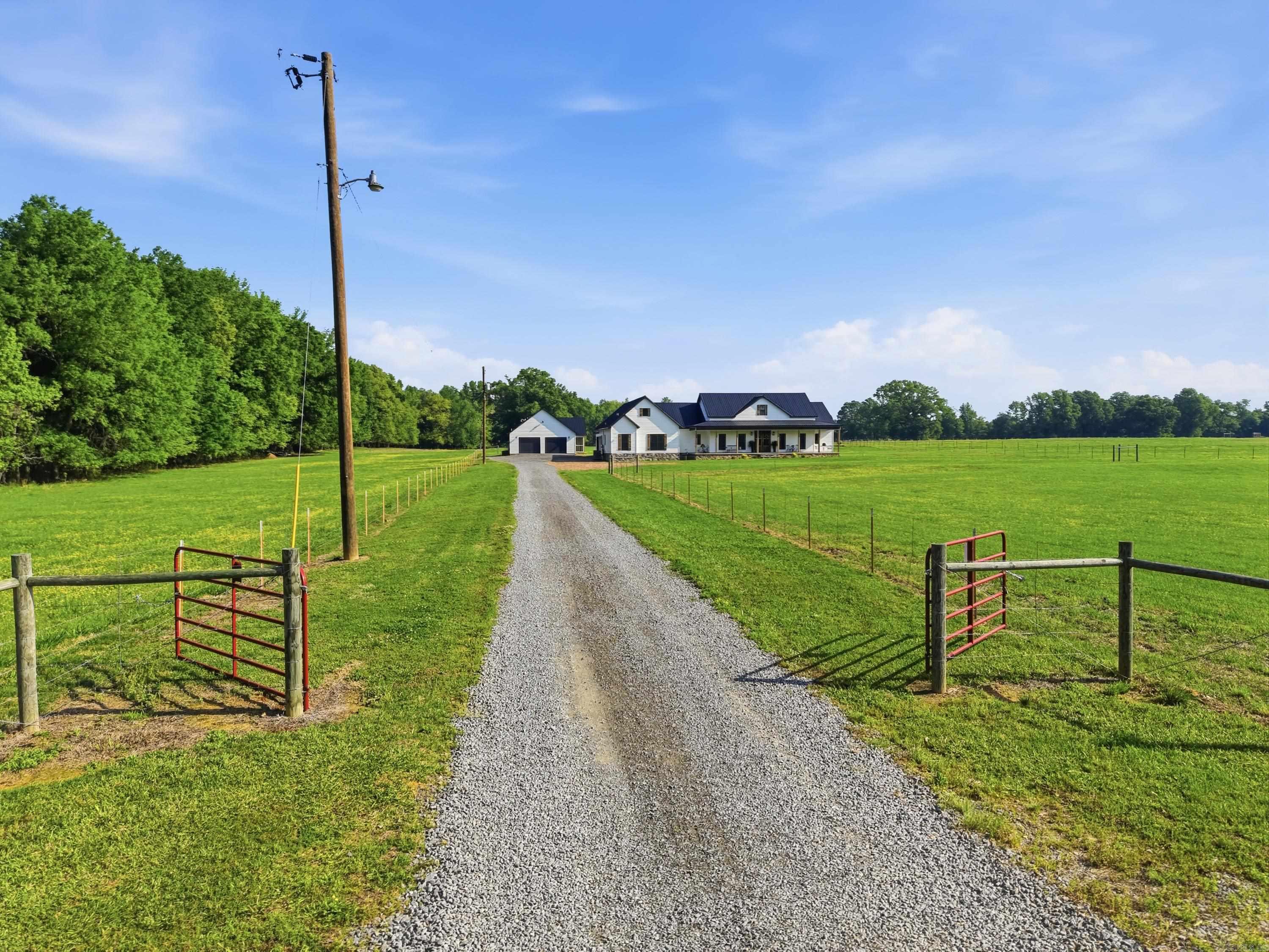 168 Burgess  Greenbrier, AR