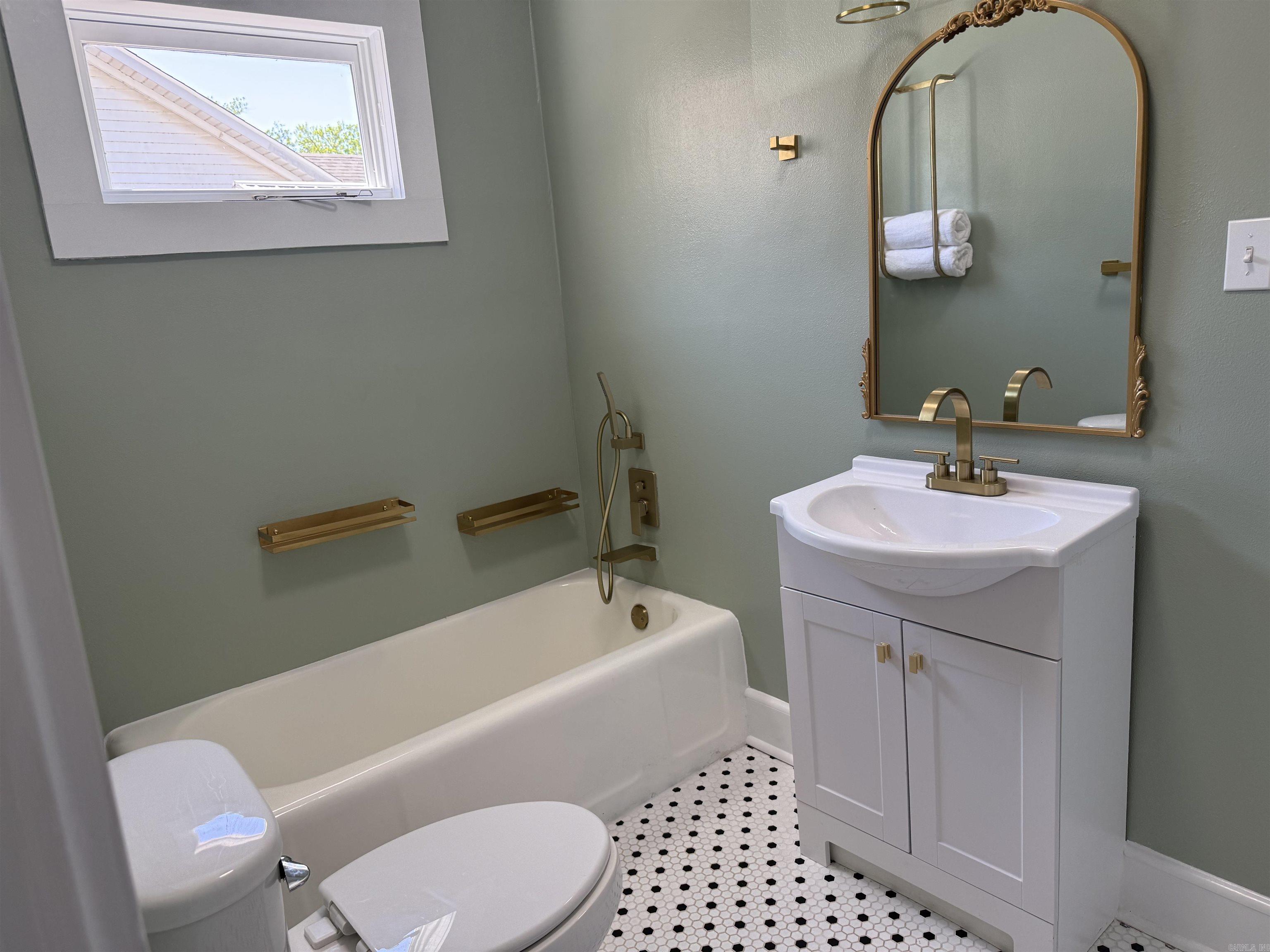 320 Kenwood Ave  Lepanto, AR