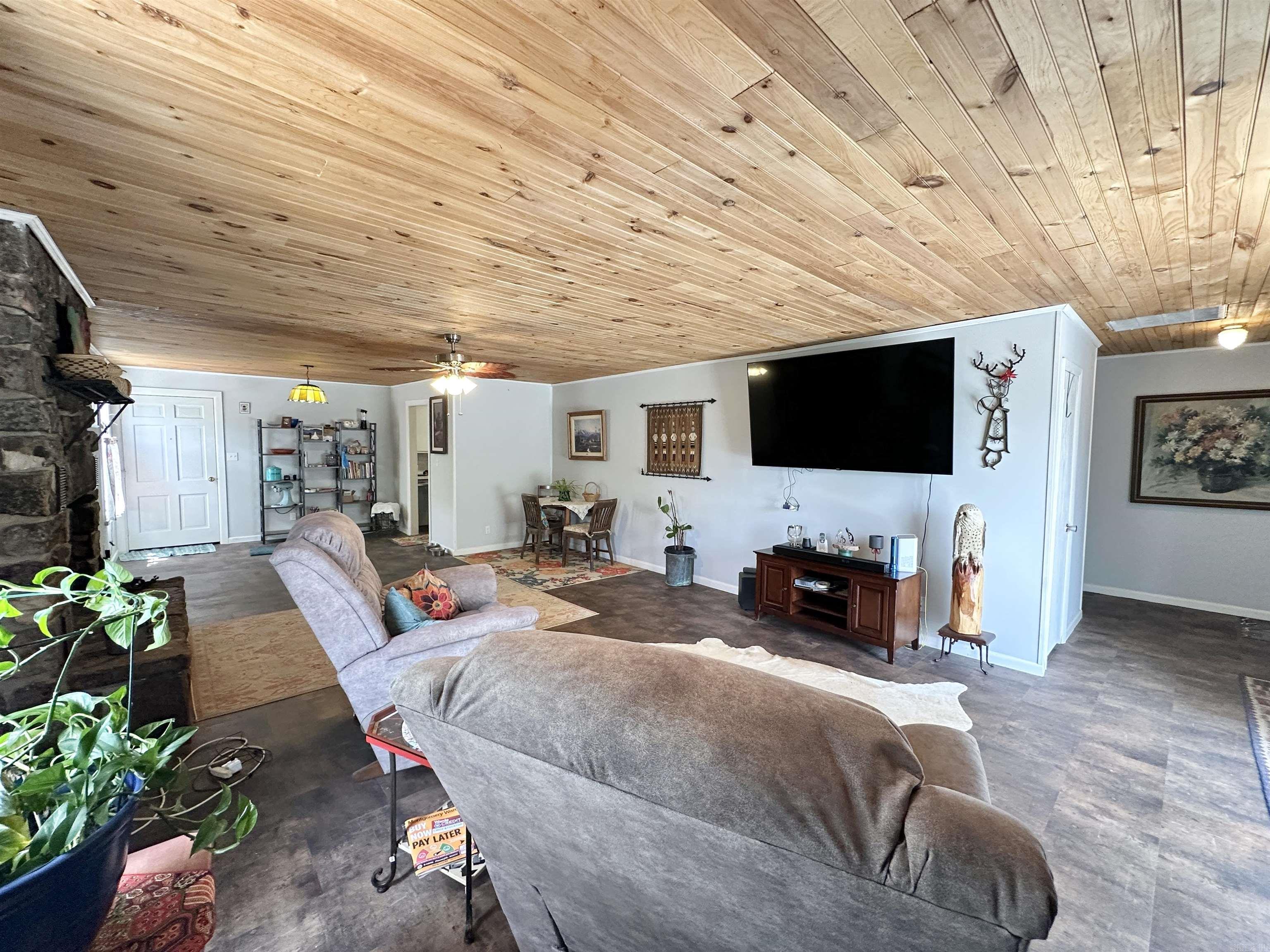 300 Fairway  Horseshoe Bend, AR