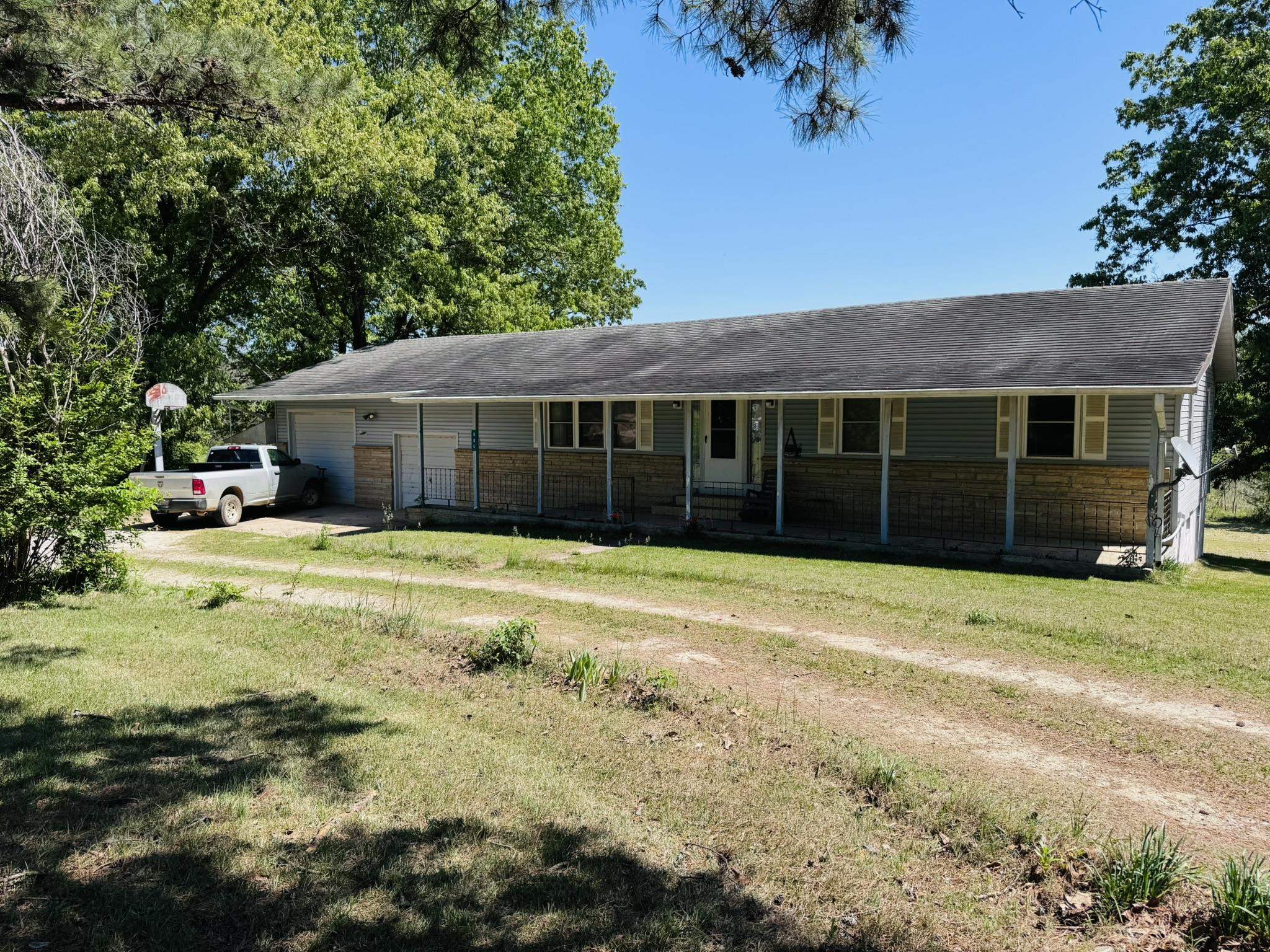 884 J Bar J Circle  Violet Hill, AR