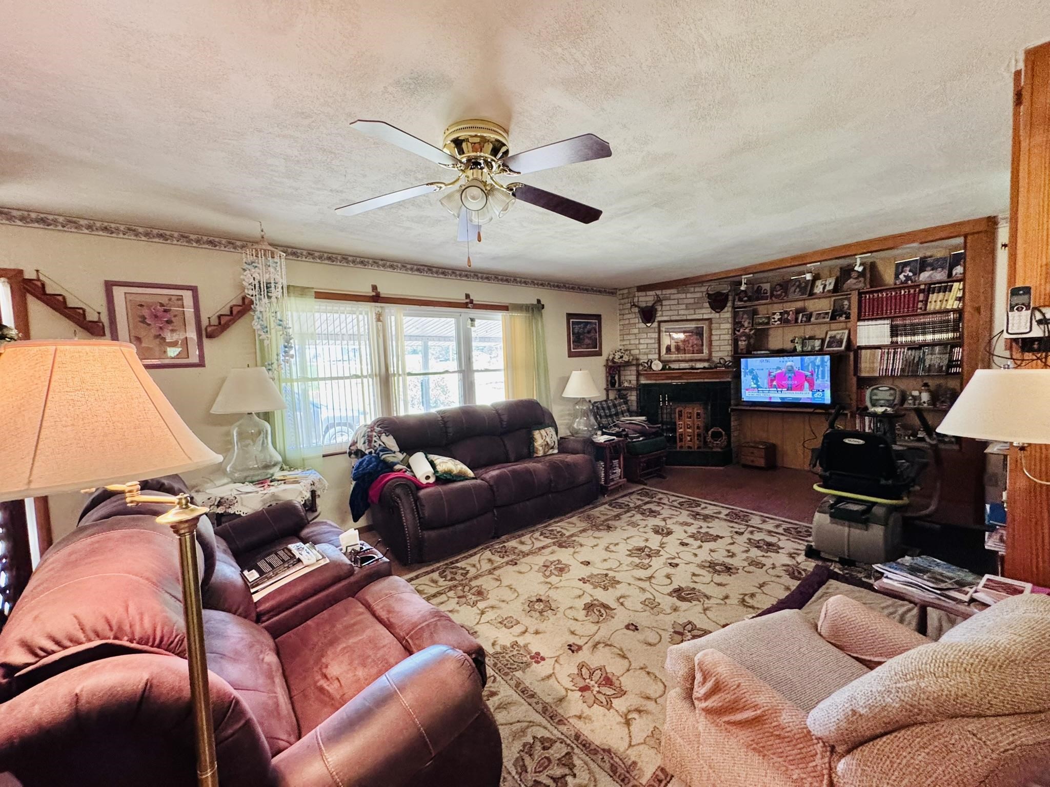 884 J Bar J Circle  Violet Hill, AR