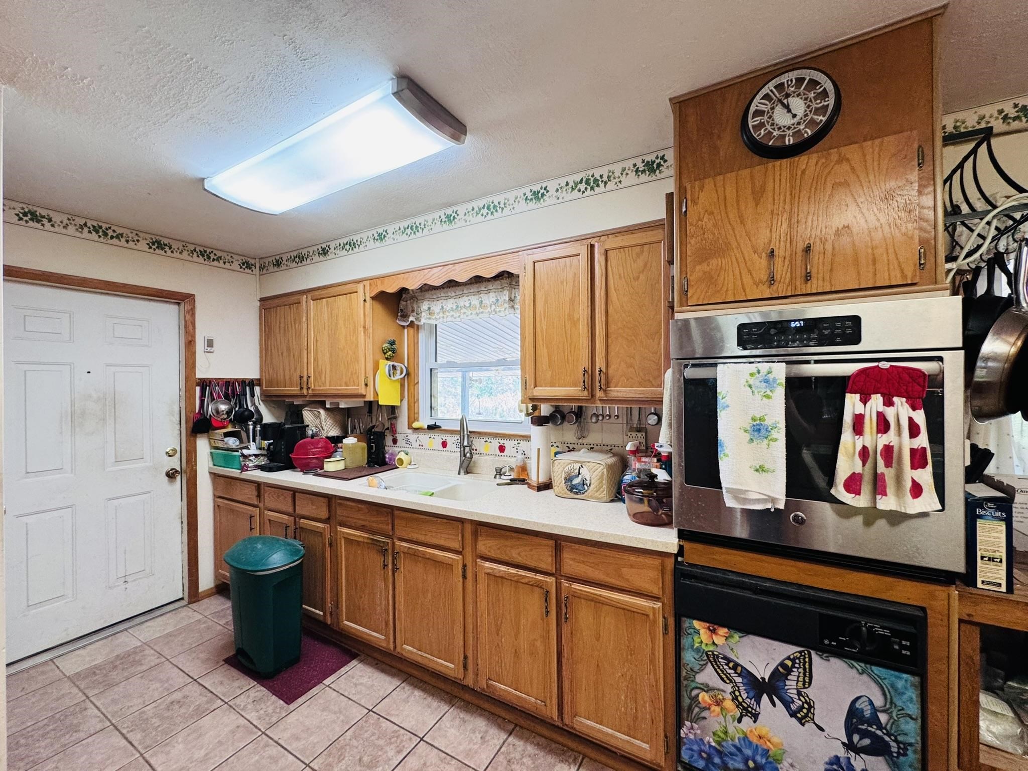 884 J Bar J Circle  Violet Hill, AR