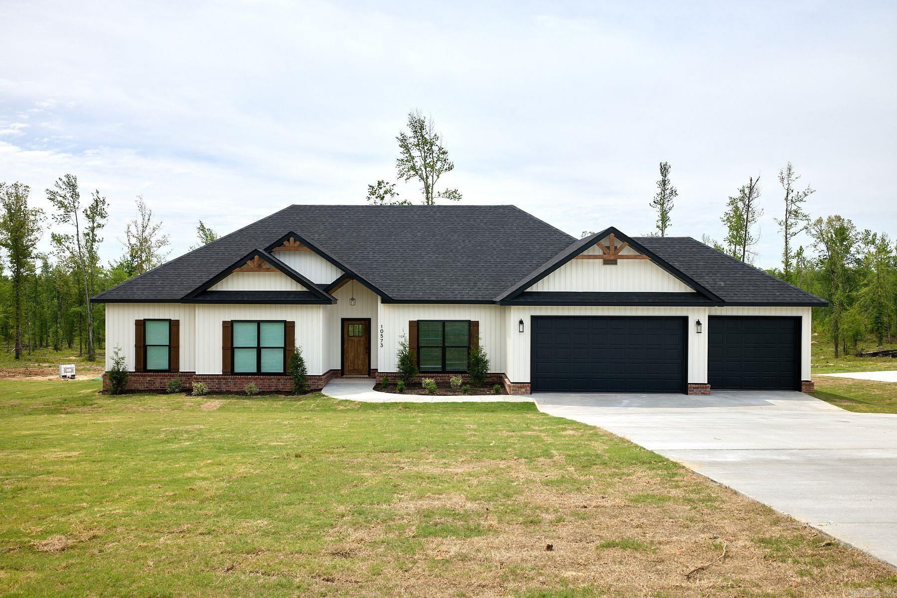 10573 W Miller Sardis Road  Bauxite, AR