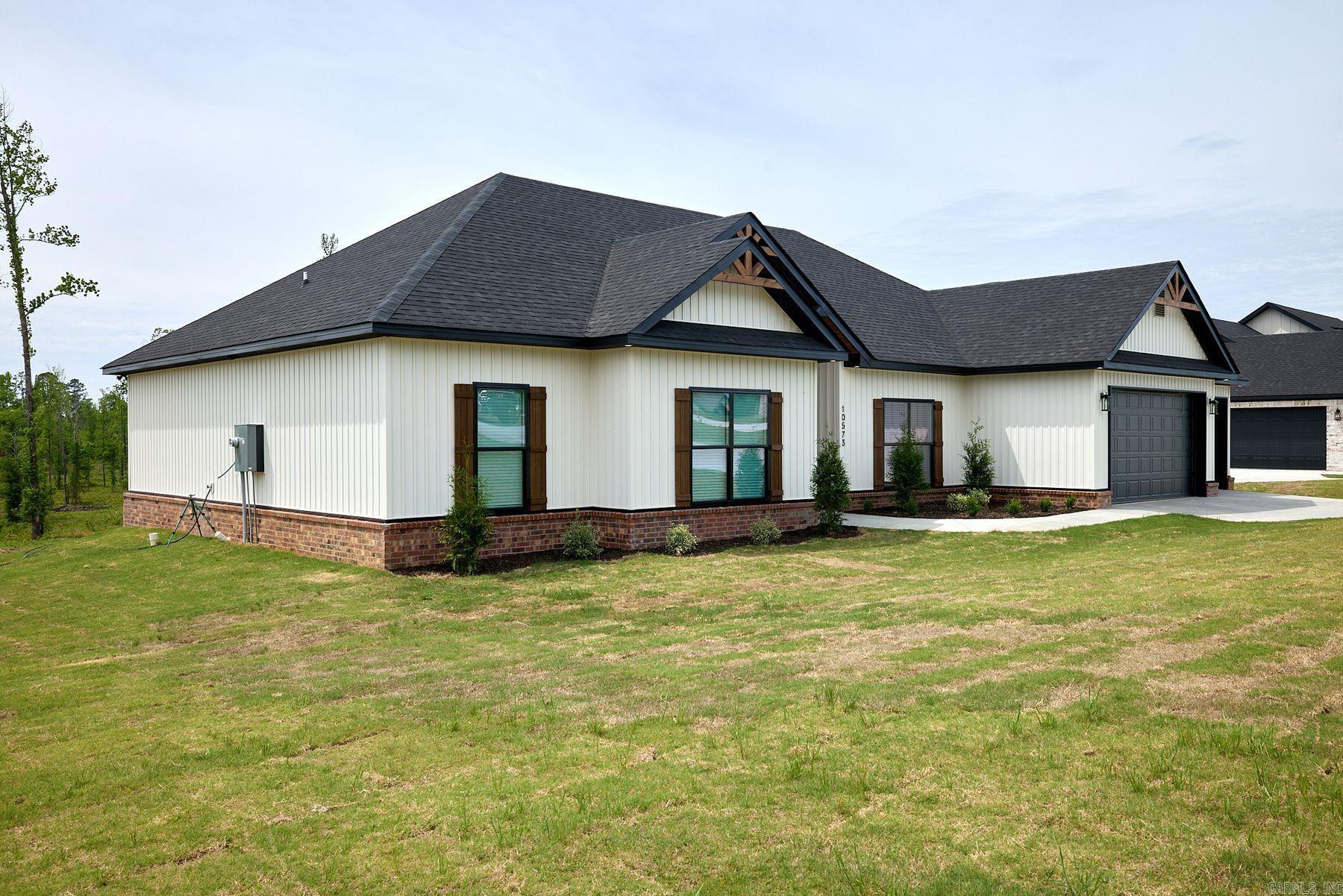 10573 W Miller Sardis Road  Bauxite, AR