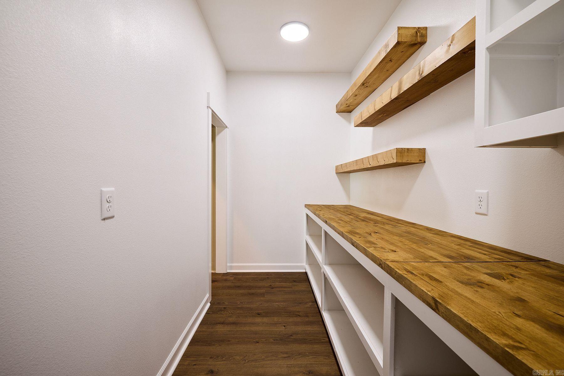 10573 W Miller Sardis Road  Bauxite, AR