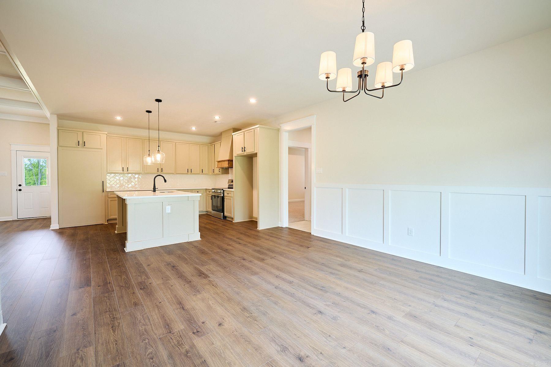 10573 W Miller Sardis Road  Bauxite, AR