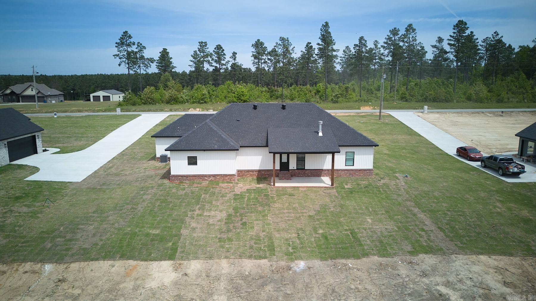 10573 W Miller Sardis Road  Bauxite, AR