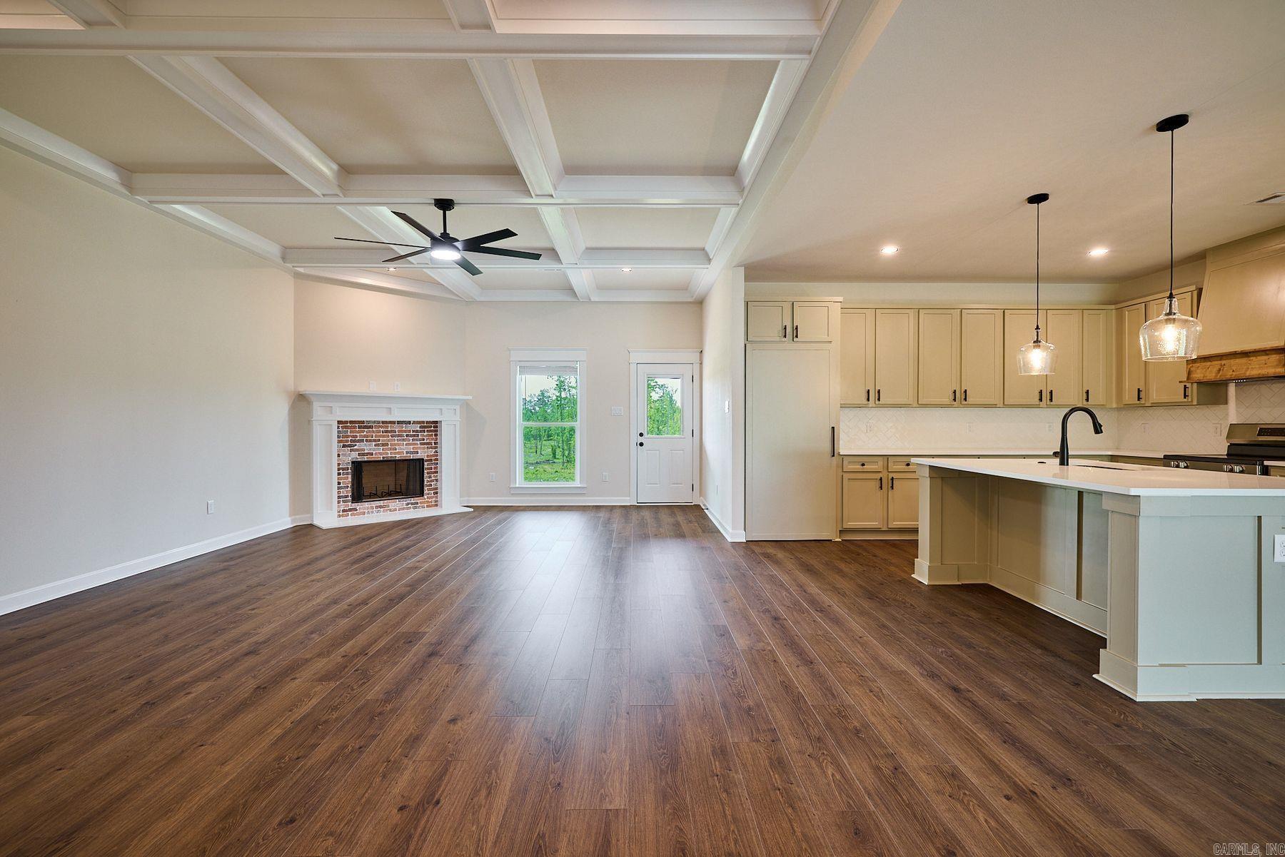 10573 W Miller Sardis Road  Bauxite, AR