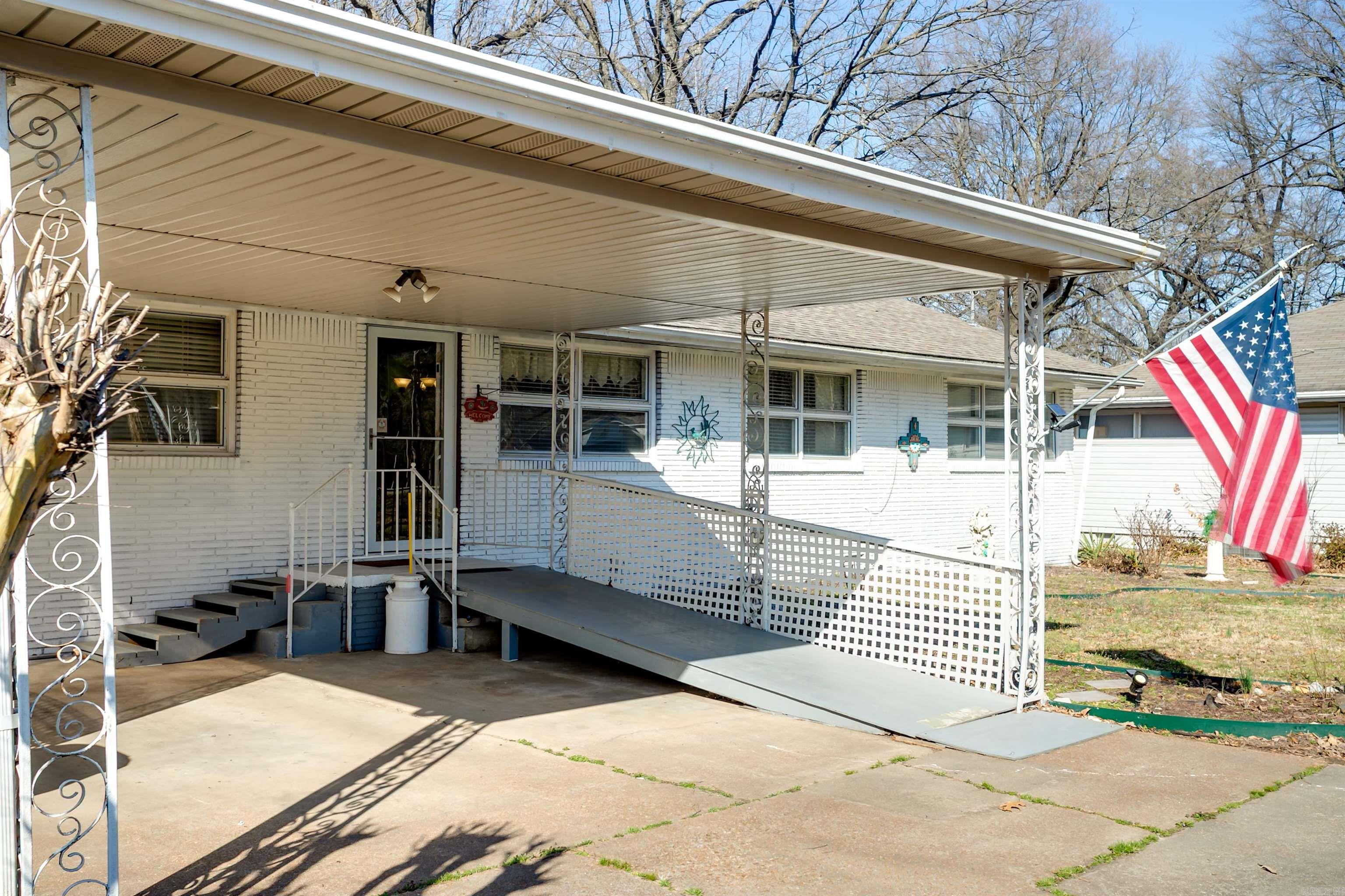 1110 W Nettleton  Jonesboro, AR