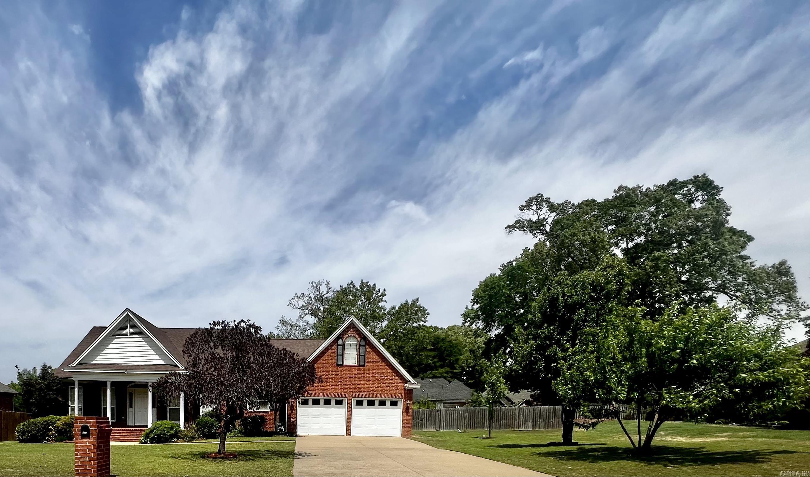 602 River Oaks  Searcy, AR