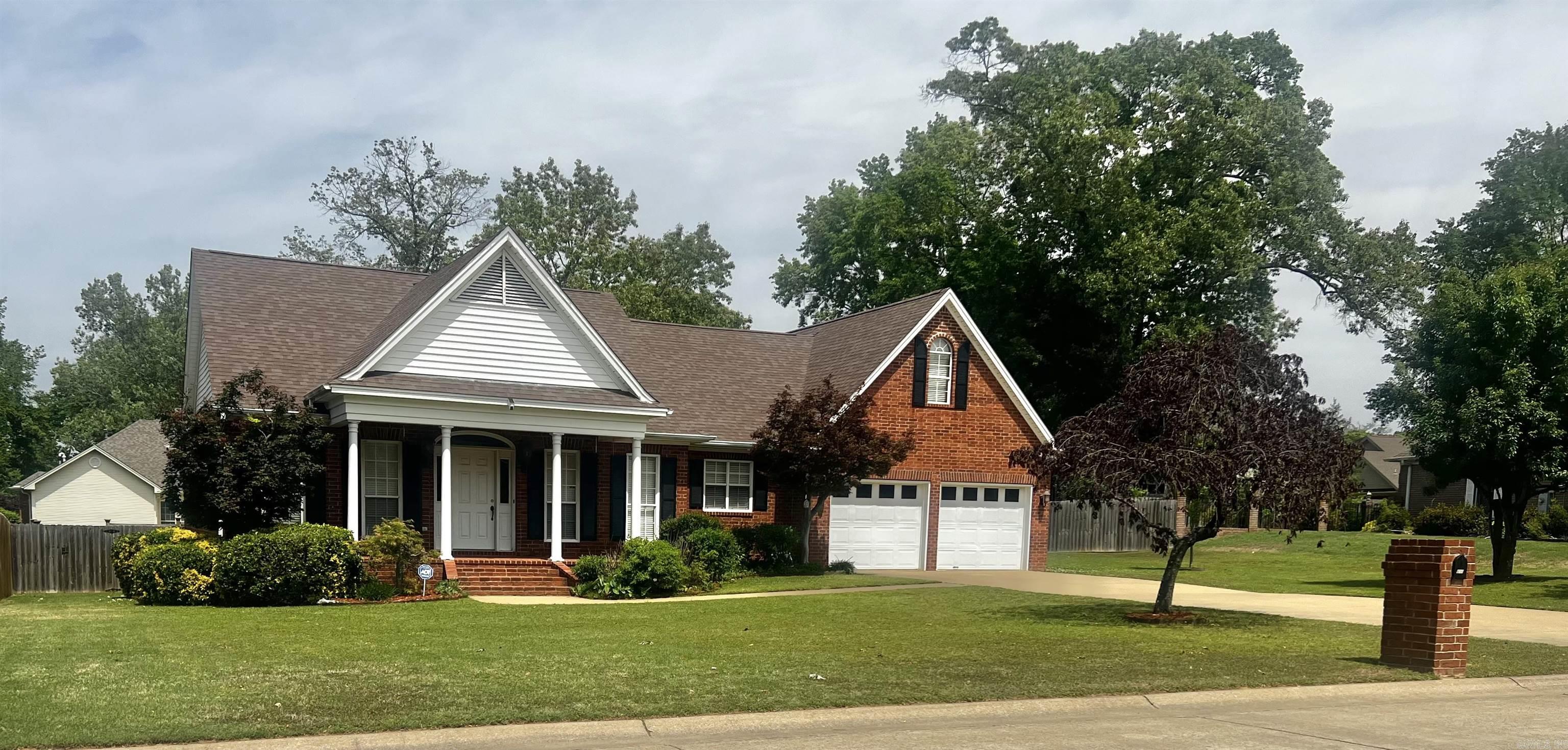 602 River Oaks  Searcy, AR