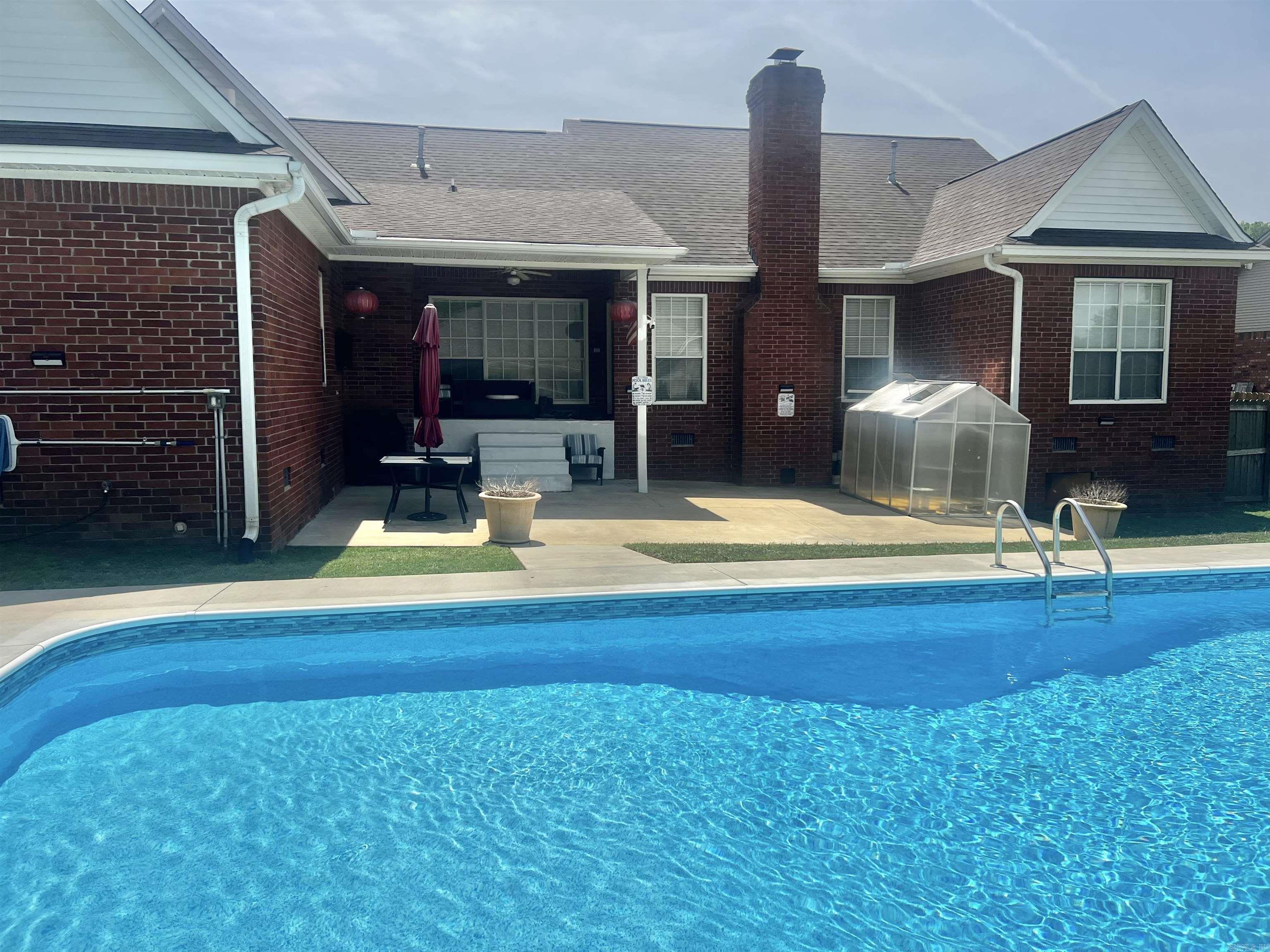 602 River Oaks  Searcy, AR