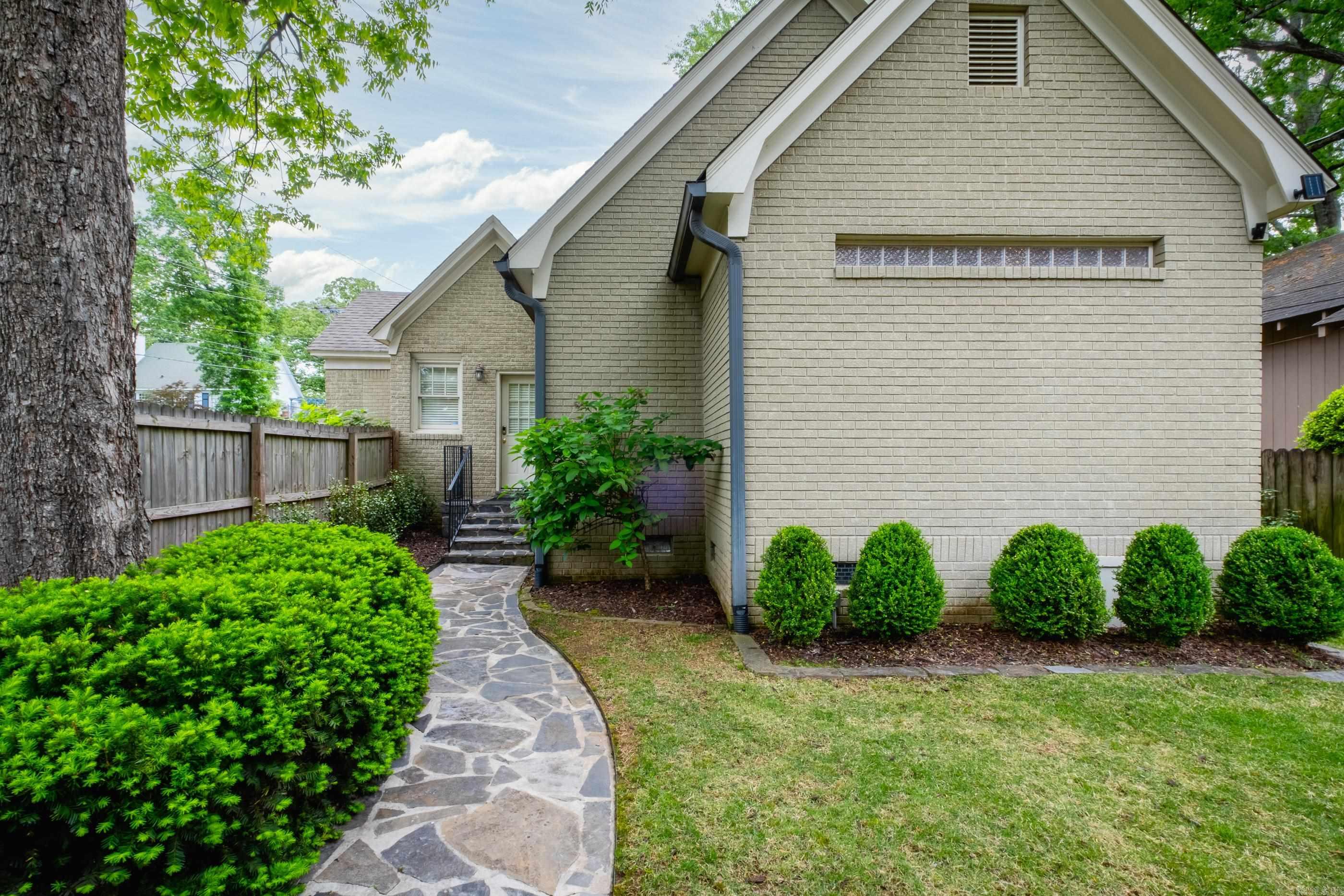 1724 N Monroe  Little Rock, AR