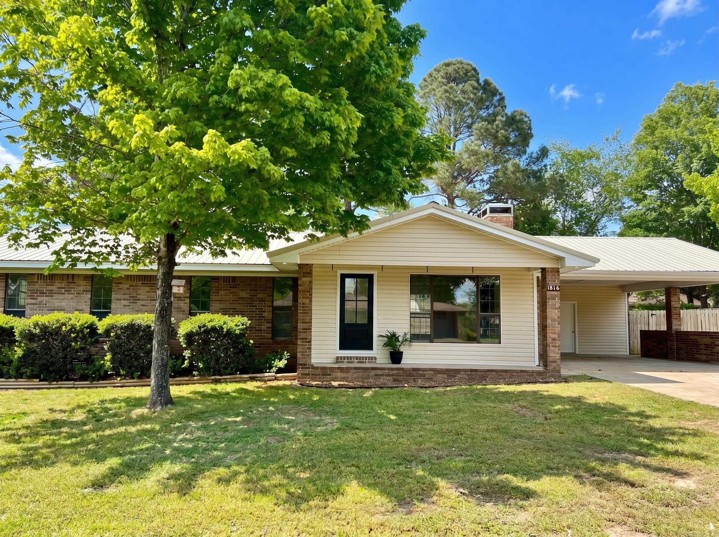 1816 Westgate Dr  Heber Springs, AR