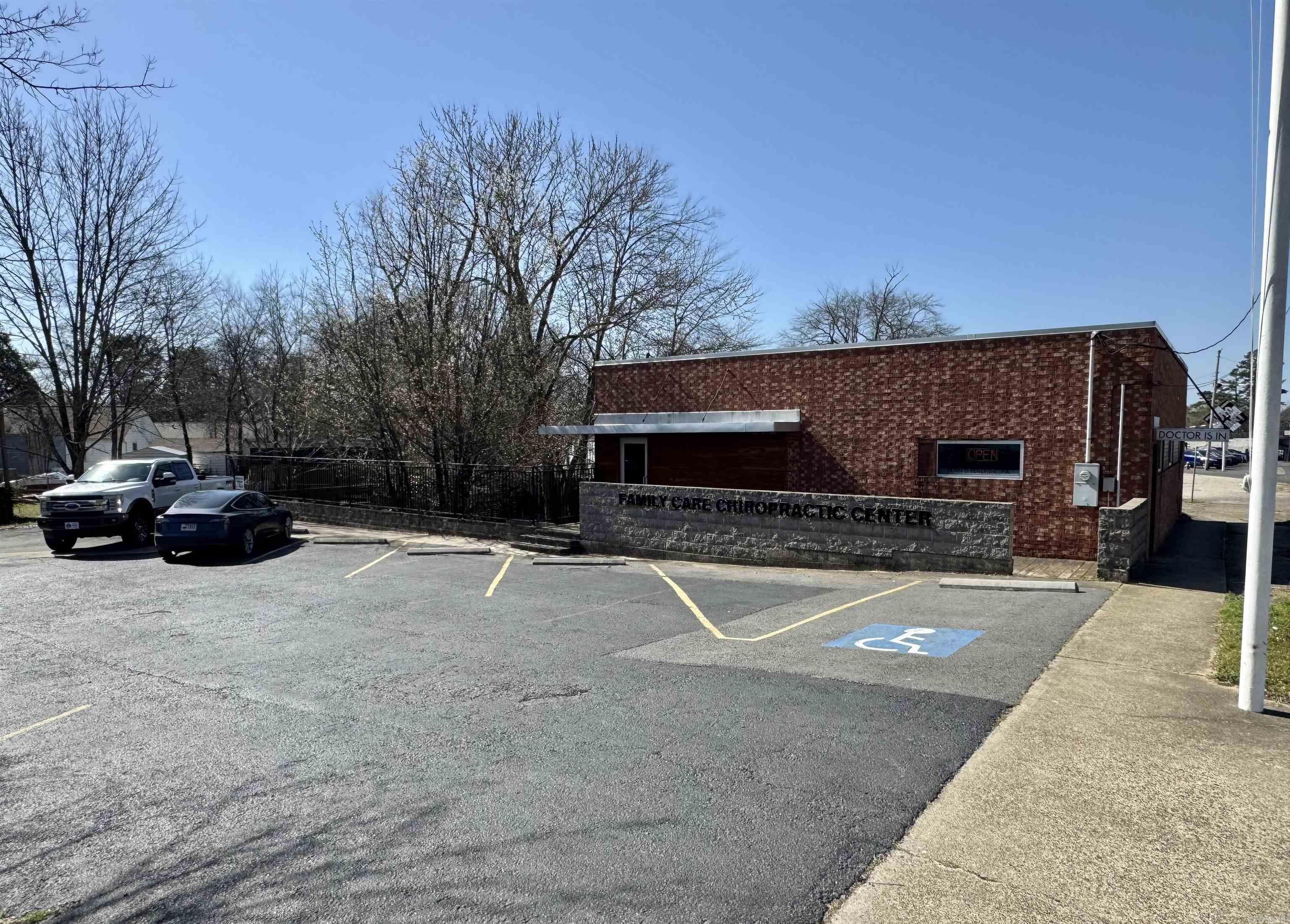 711 Albert Pike  Hot Springs, AR