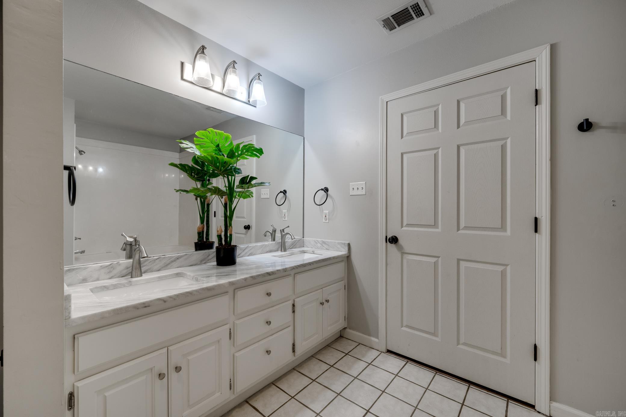 74 Garden Oaks  Maumelle, AR