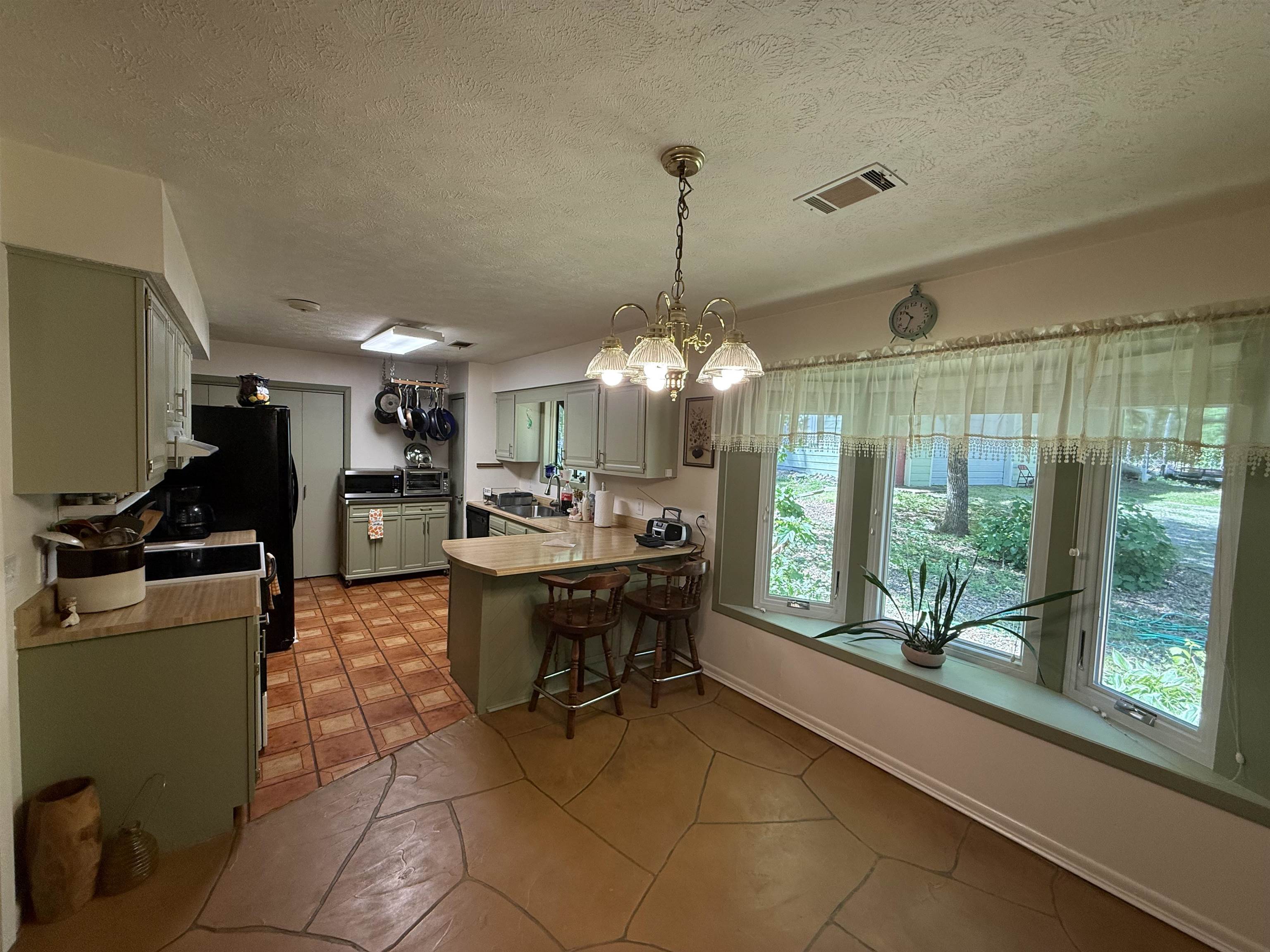 50 Cherokee Drive Cherokee Village, AR 72529