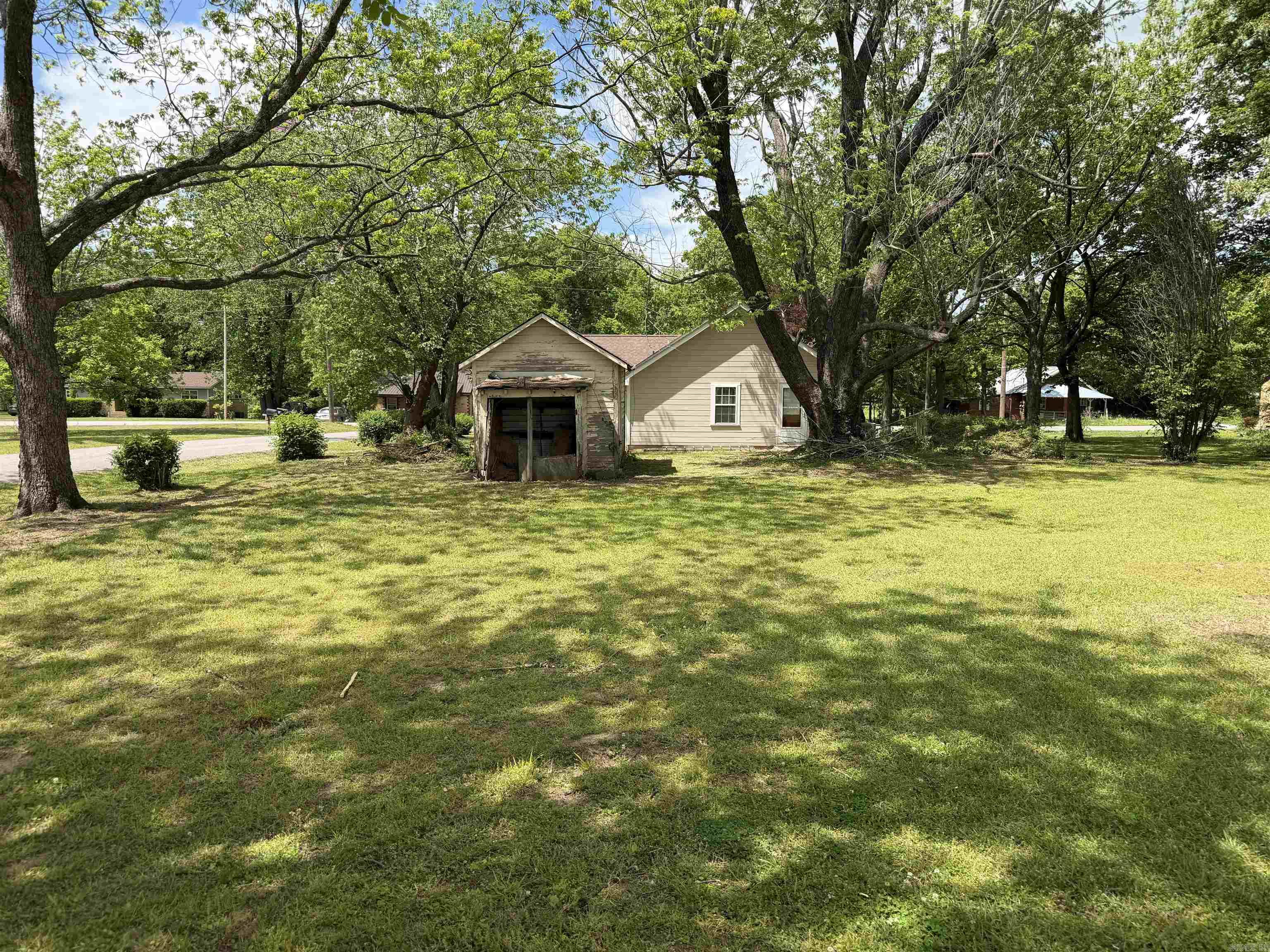 218 Brewer  Mountain View, AR