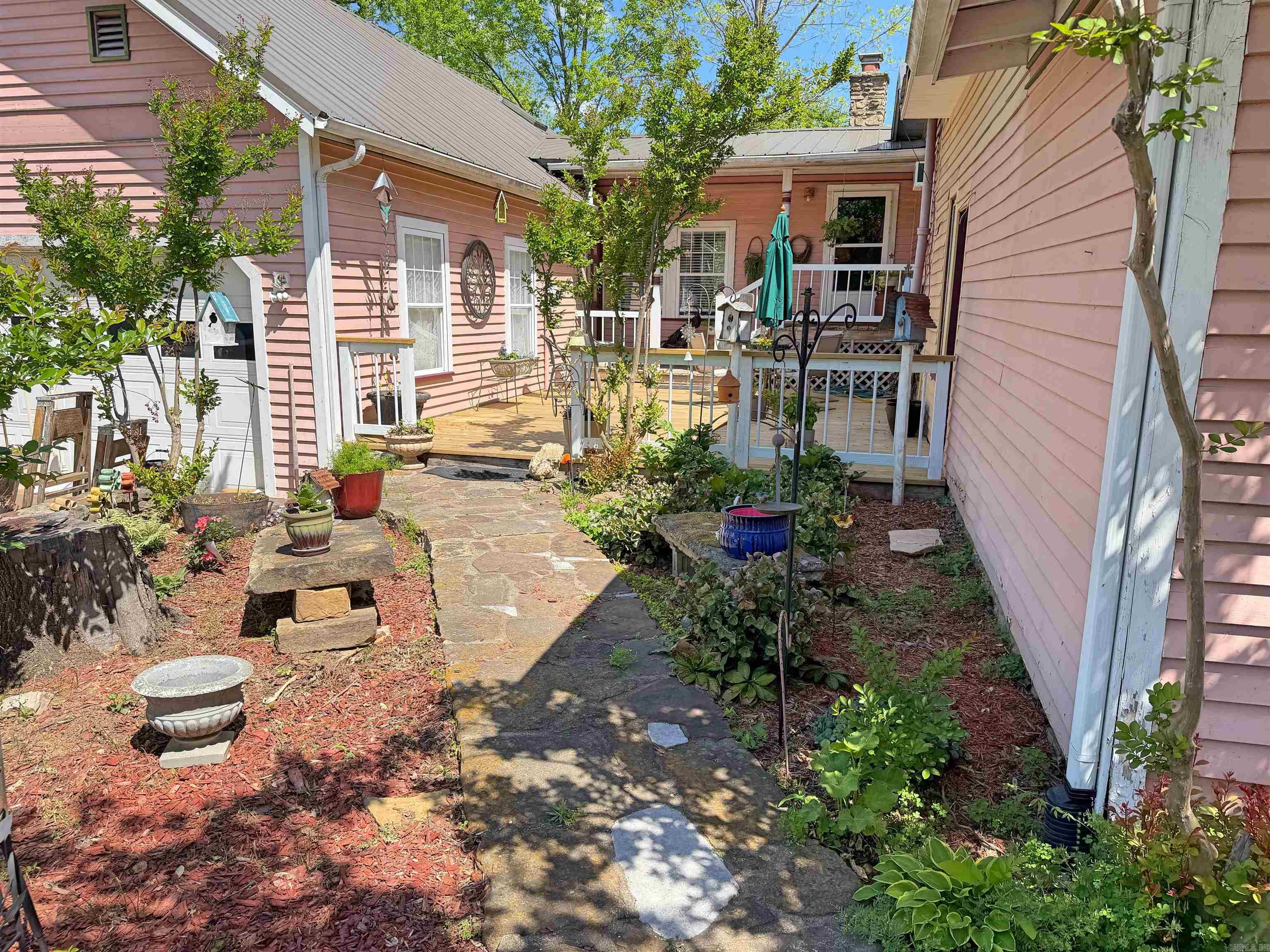 307 W. Washington St.  Mountain View, AR