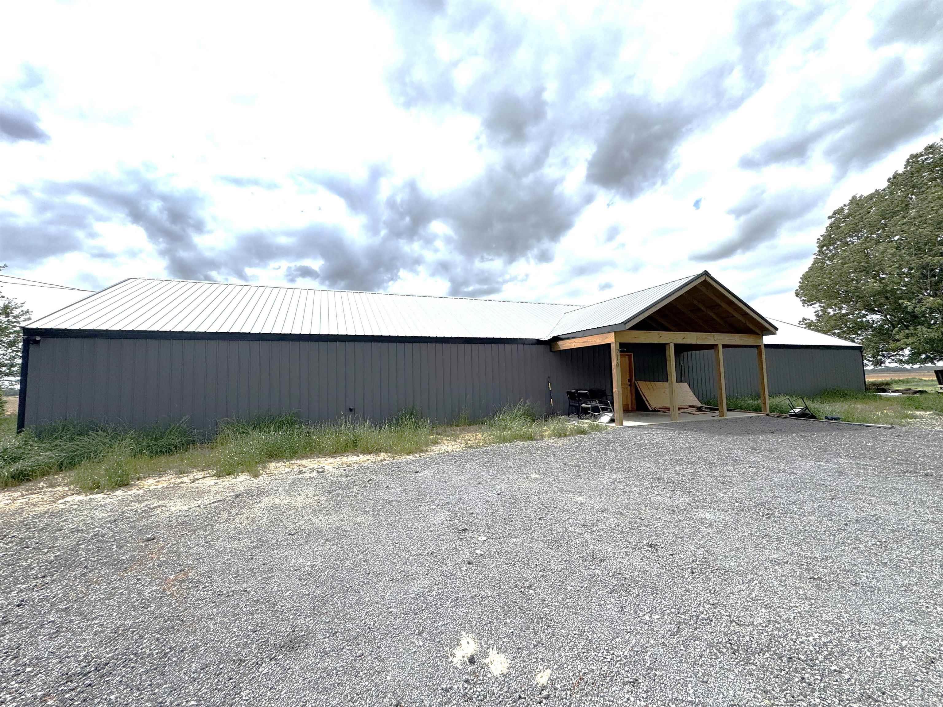 216 W LInden St  Hickory Ridge, AR