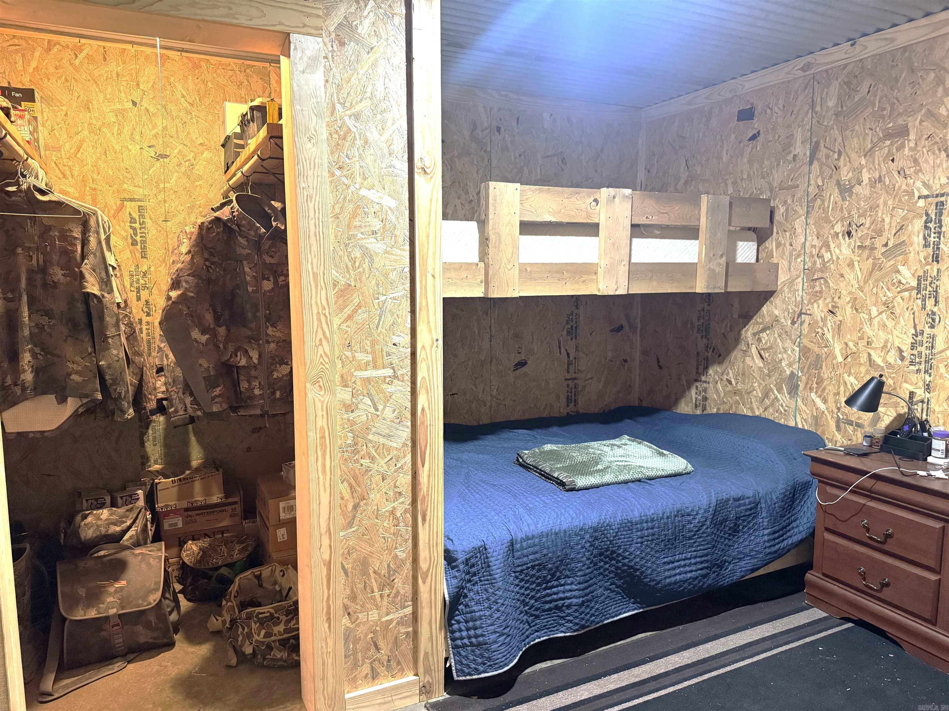 216 W LInden St  Hickory Ridge, AR