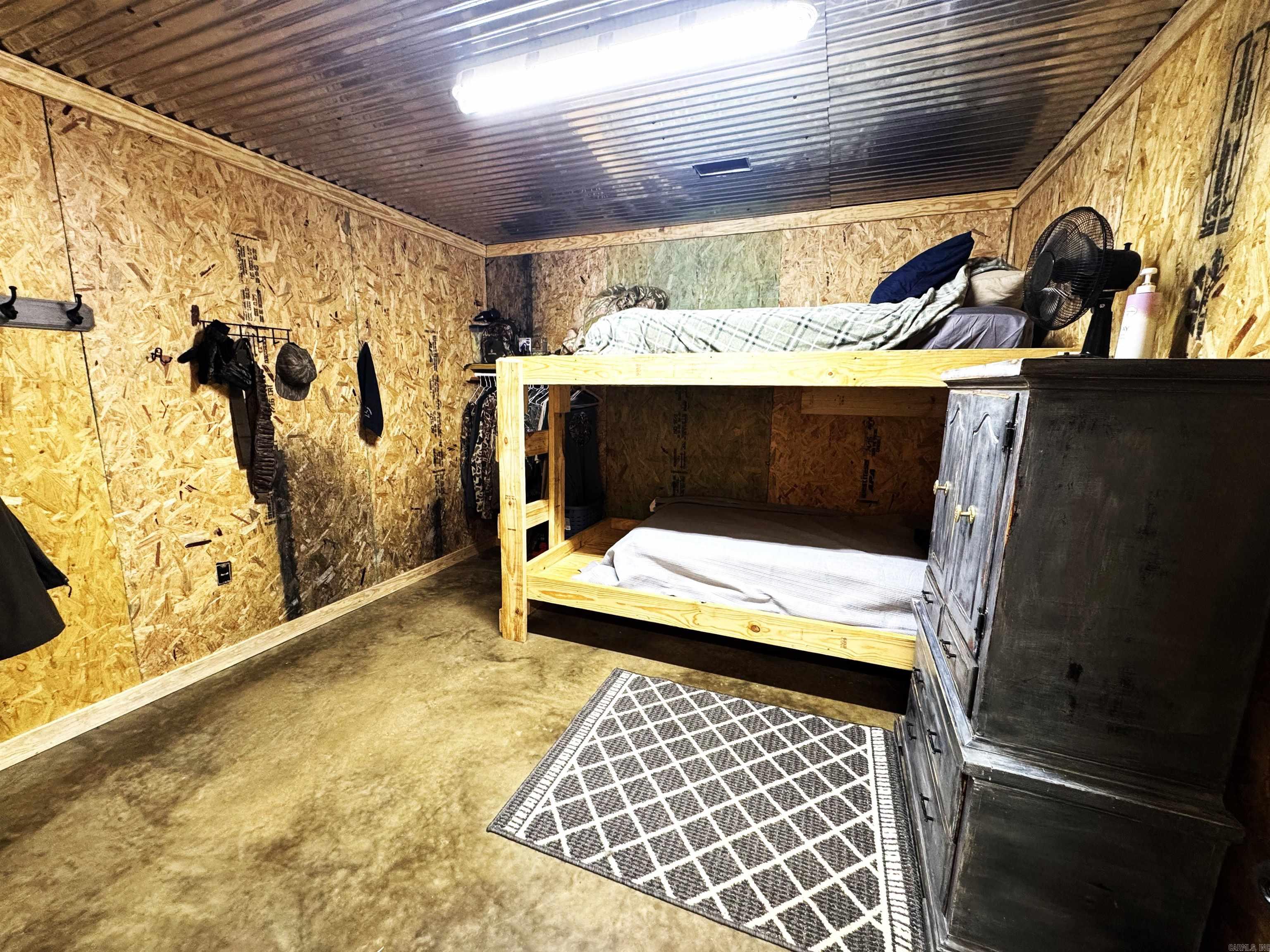 216 W LInden St  Hickory Ridge, AR