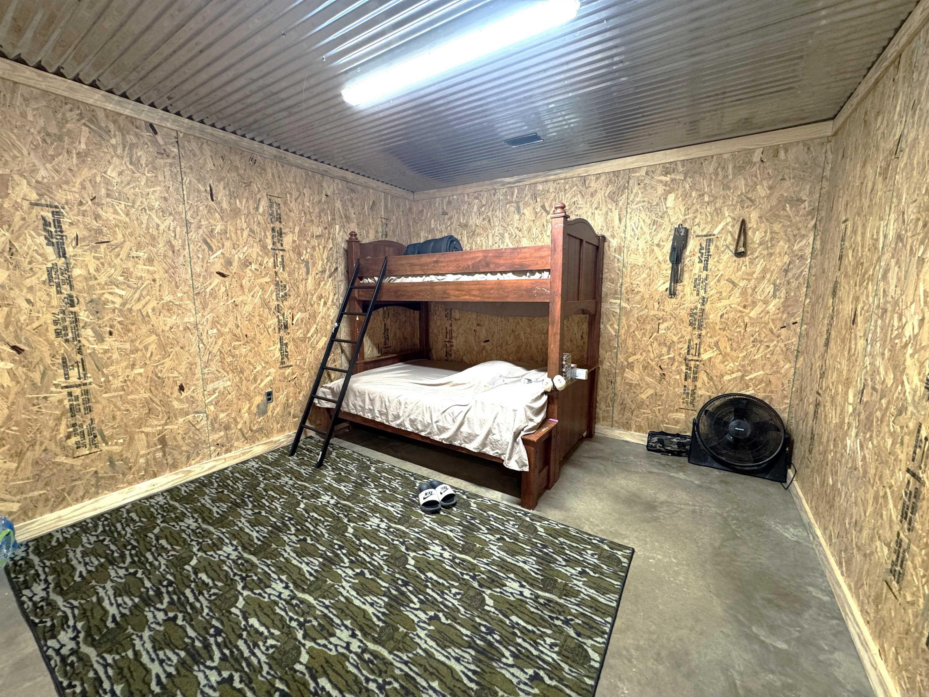 216 W LInden St  Hickory Ridge, AR