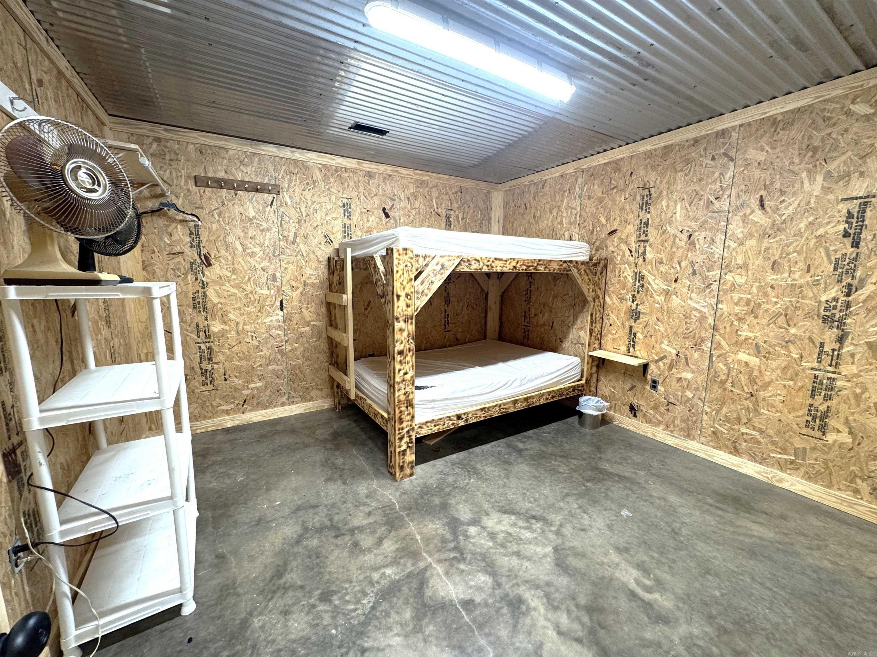 216 W LInden St  Hickory Ridge, AR