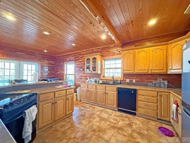 1520 Mountain View Road  Locust Grove, AR