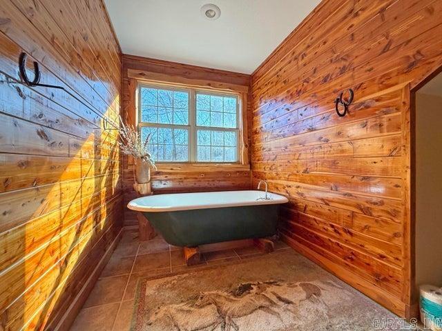 1520 Mountain View Road  Locust Grove, AR