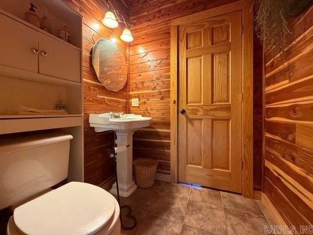 1520 Mountain View Road  Locust Grove, AR