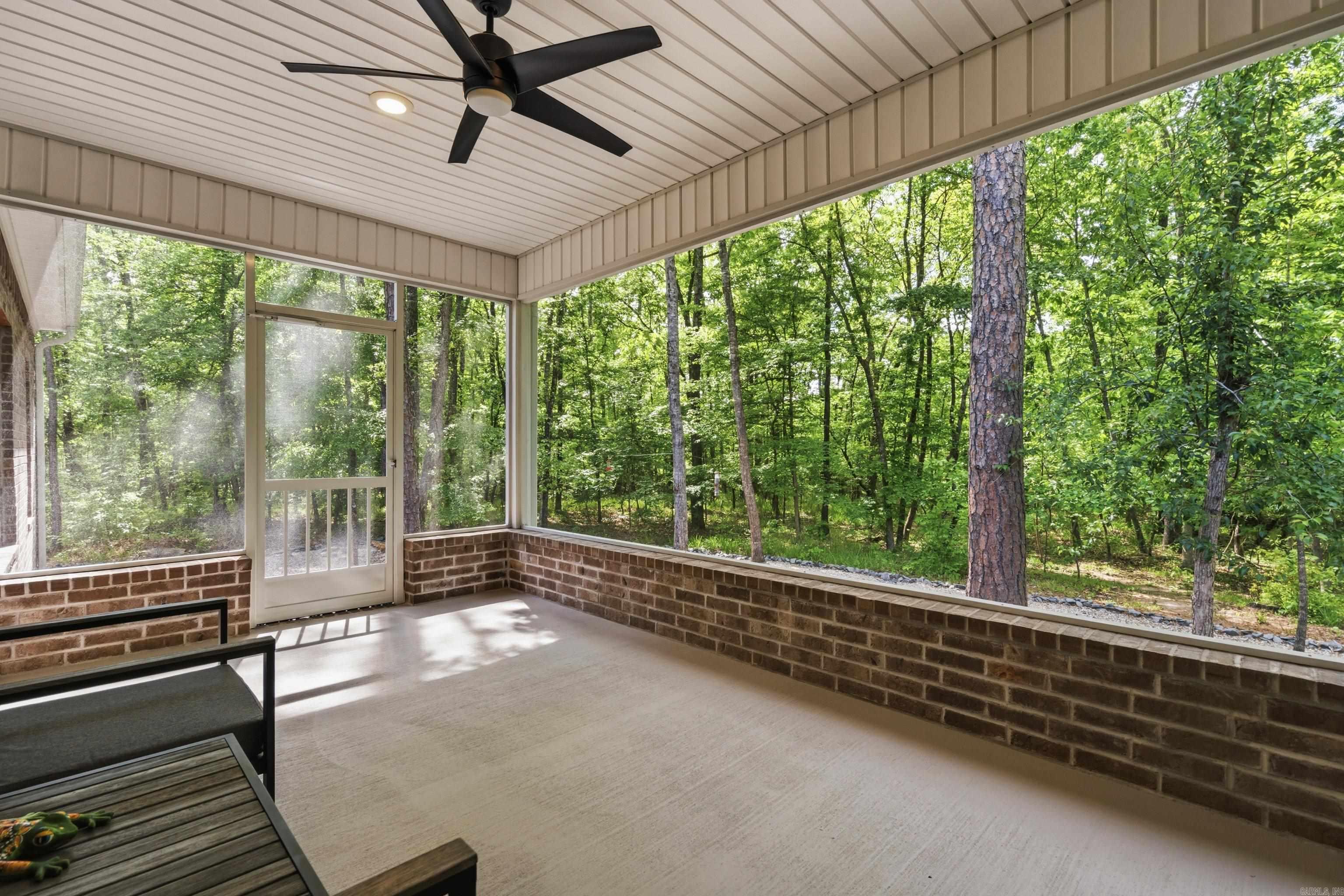 Screen porch off LR