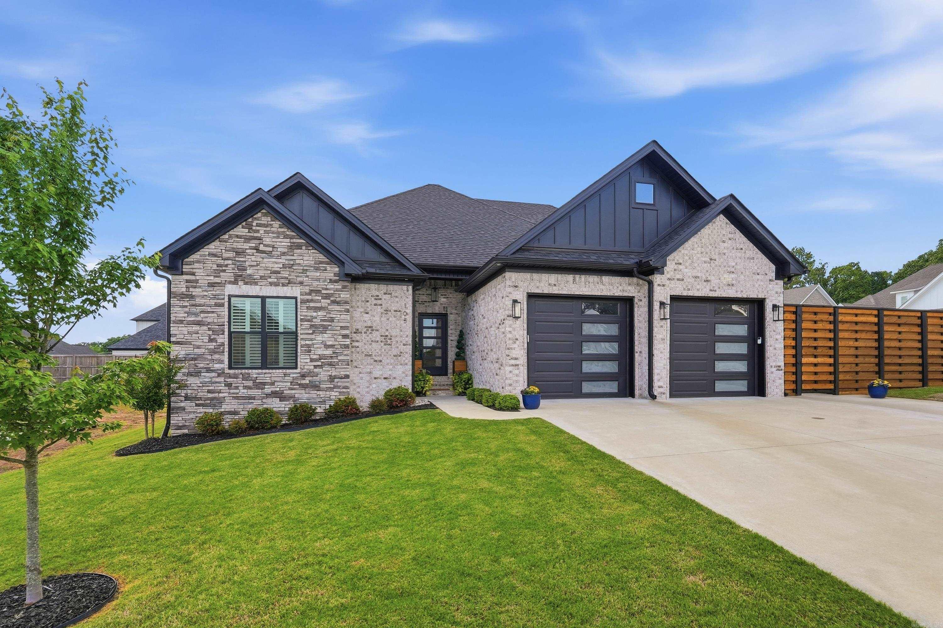 105 Sycamore Springs  Conway, AR