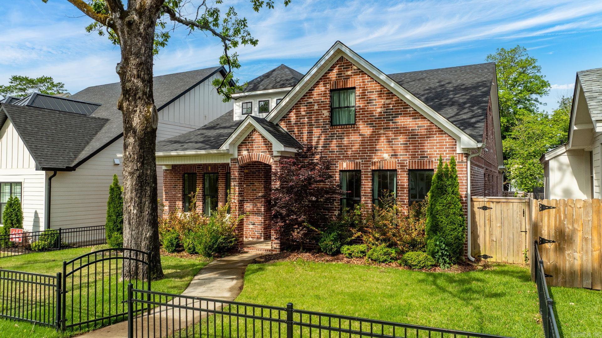 1712 N Polk Street  Little Rock, AR