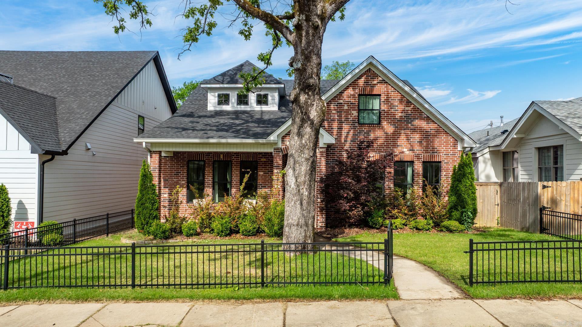 1712 N Polk Street  Little Rock, AR