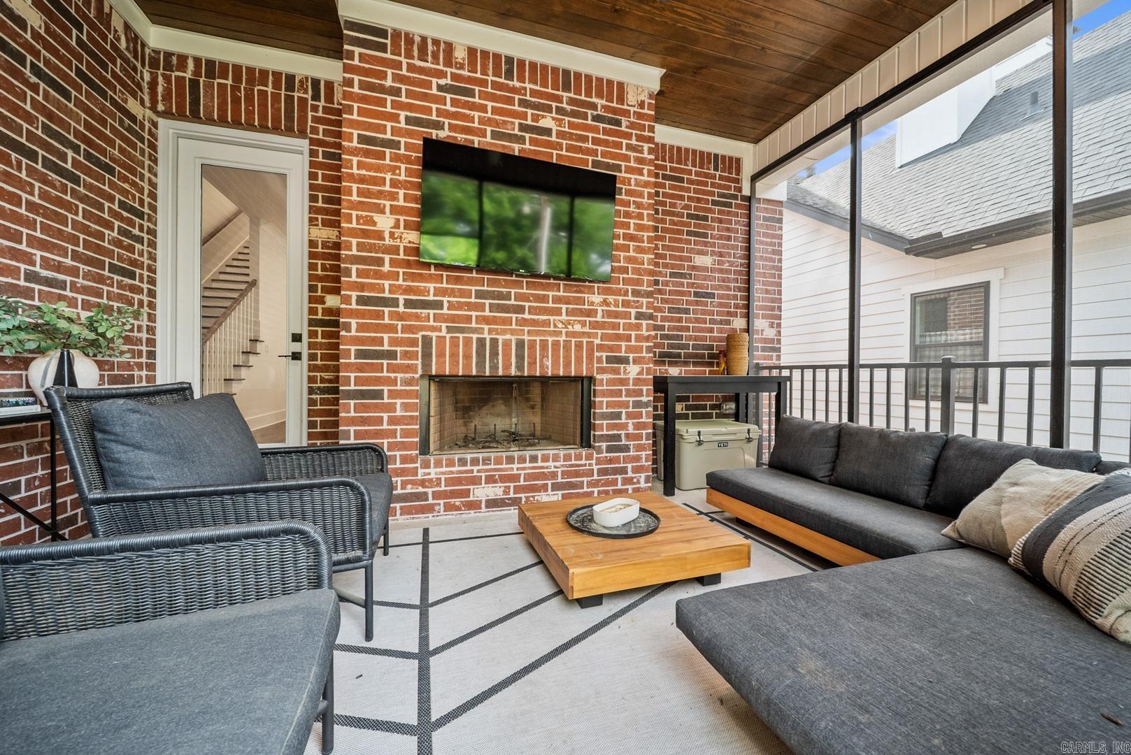 1712 N Polk Street  Little Rock, AR