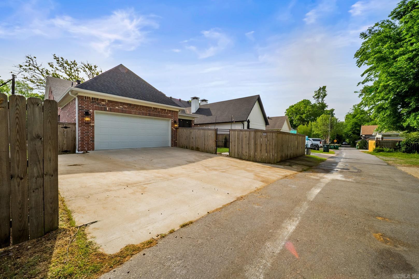 1712 N Polk Street  Little Rock, AR