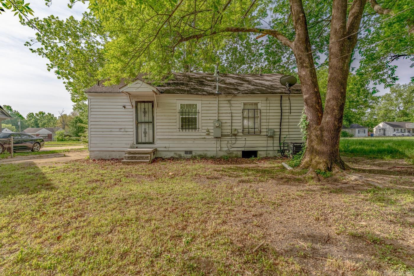 1904 E Barton Ave  West Memphis, AR