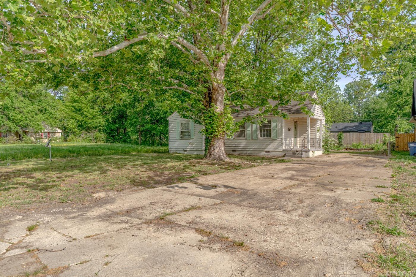 1904 E Barton Ave  West Memphis, AR