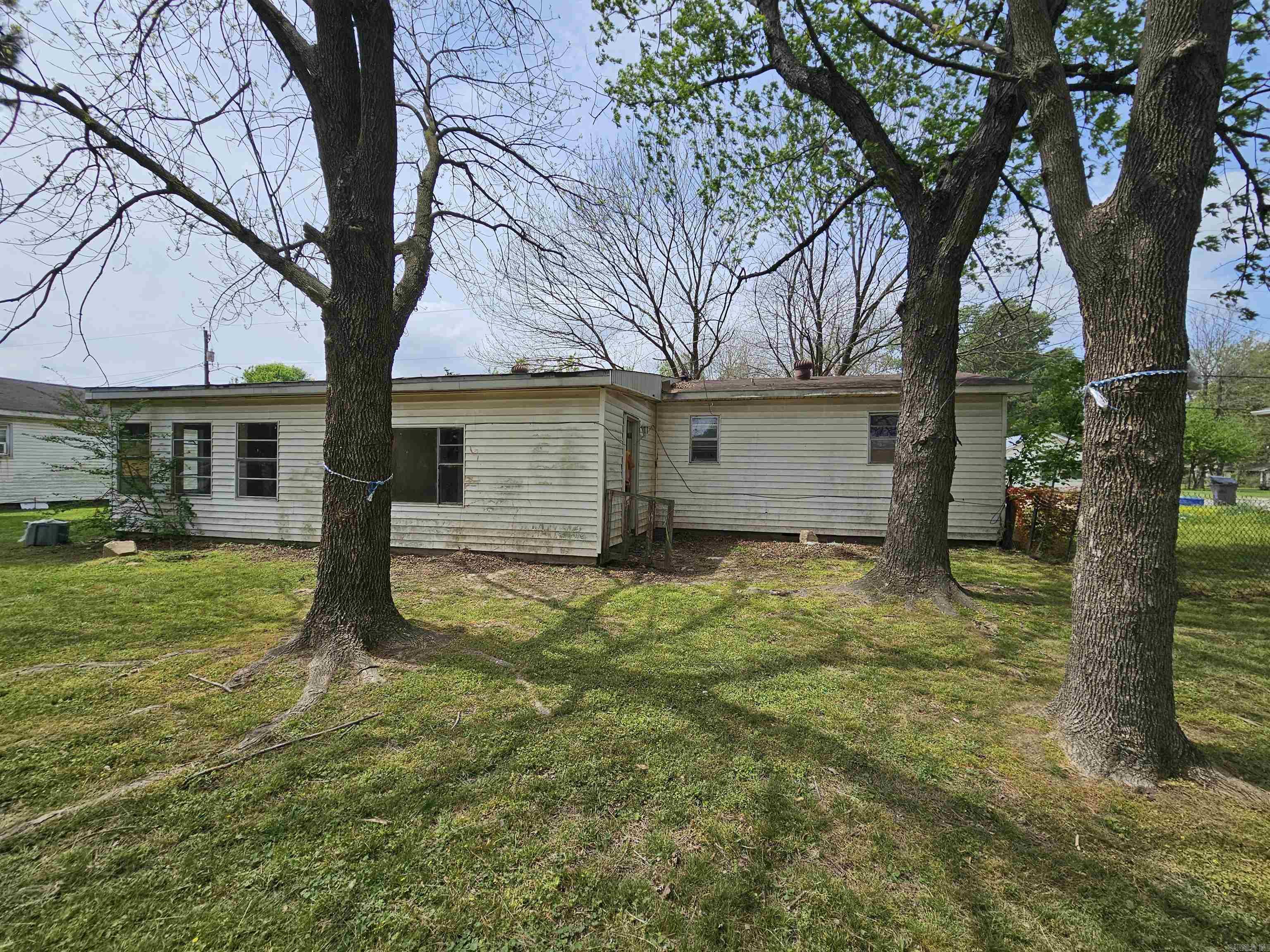 305 S 17th Avenue  Paragould, AR