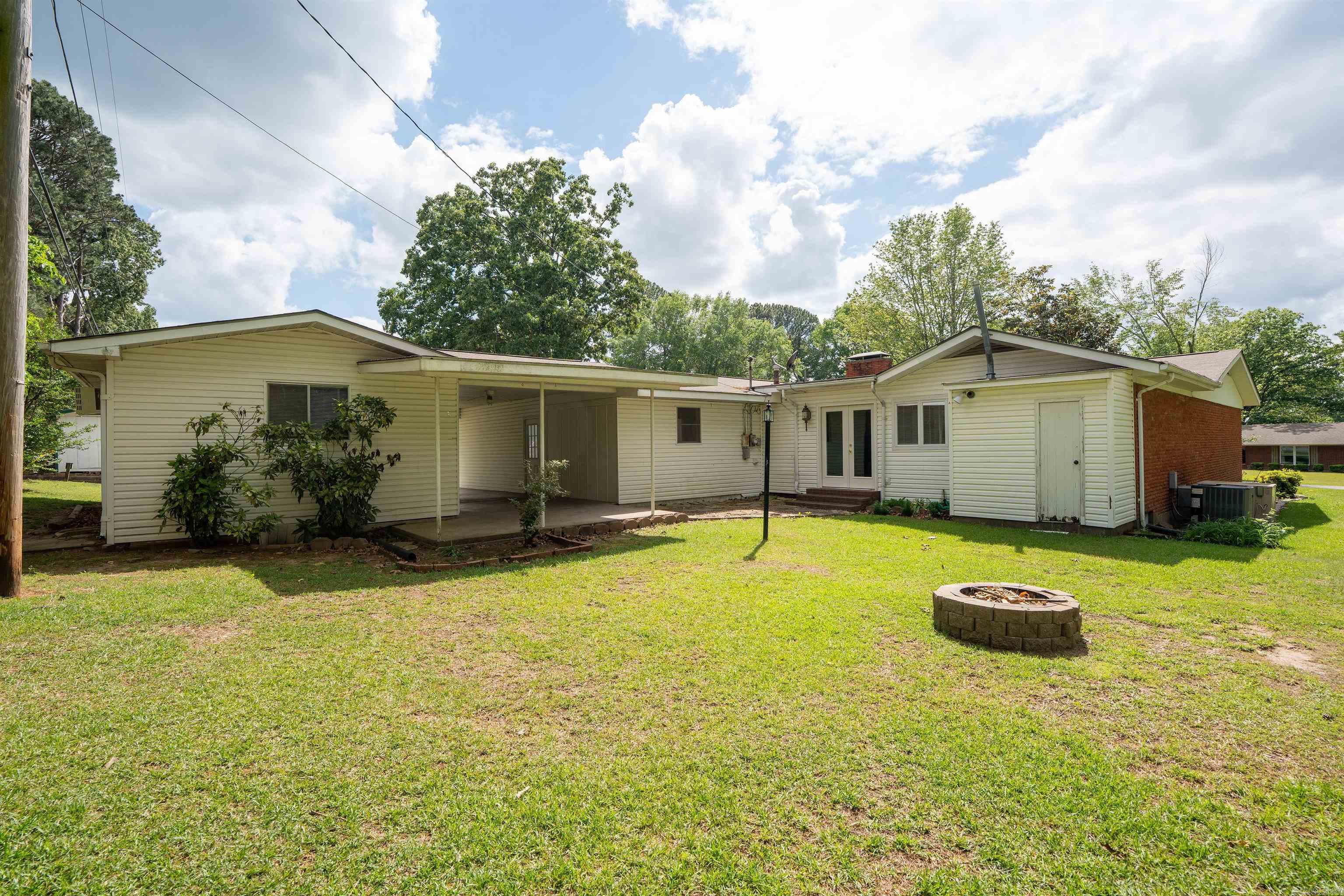 1023 Lakeshore  Heber Springs, AR